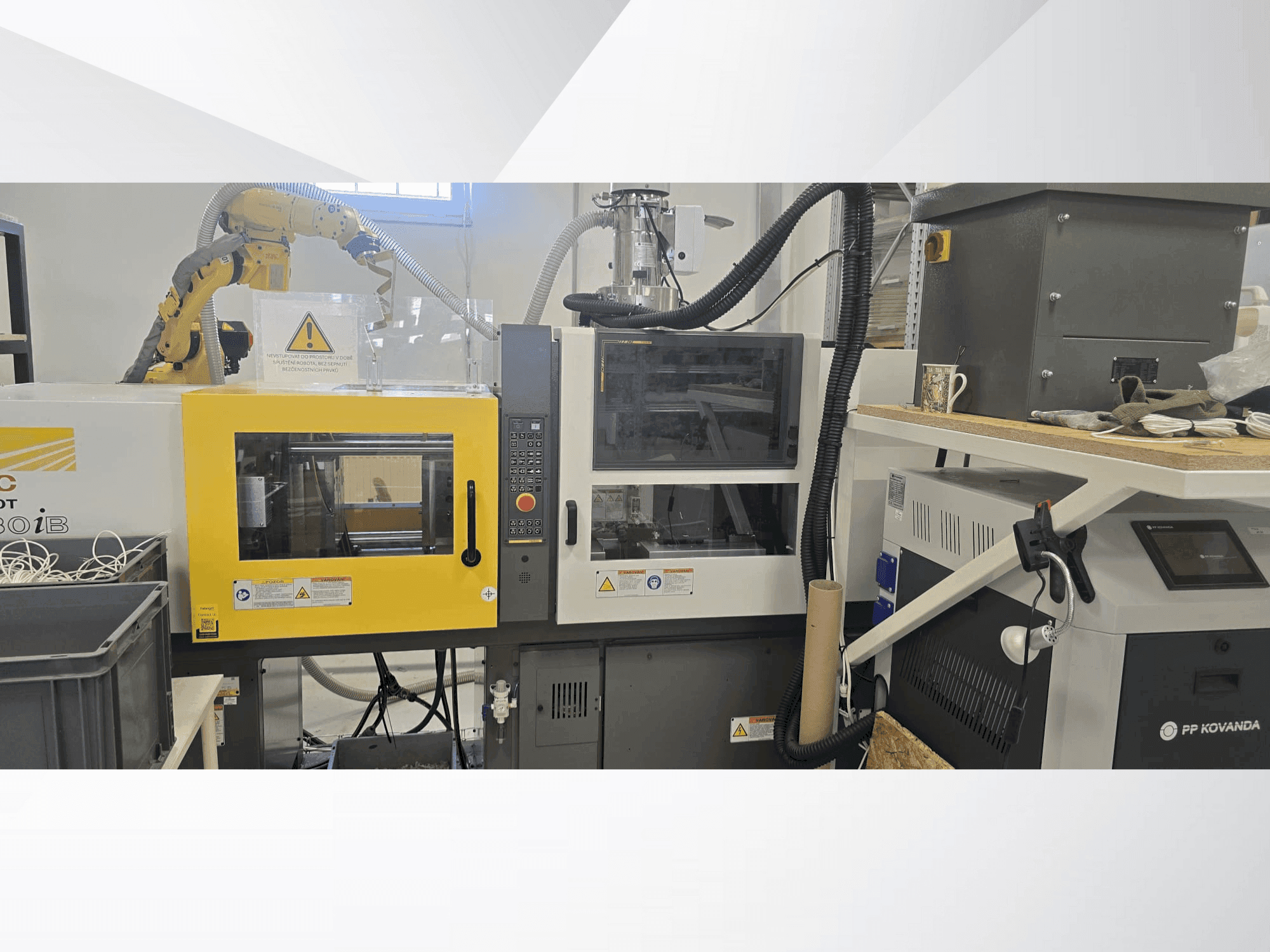 Koneen FANUC Roboshot alpha-i30B etunäkymä