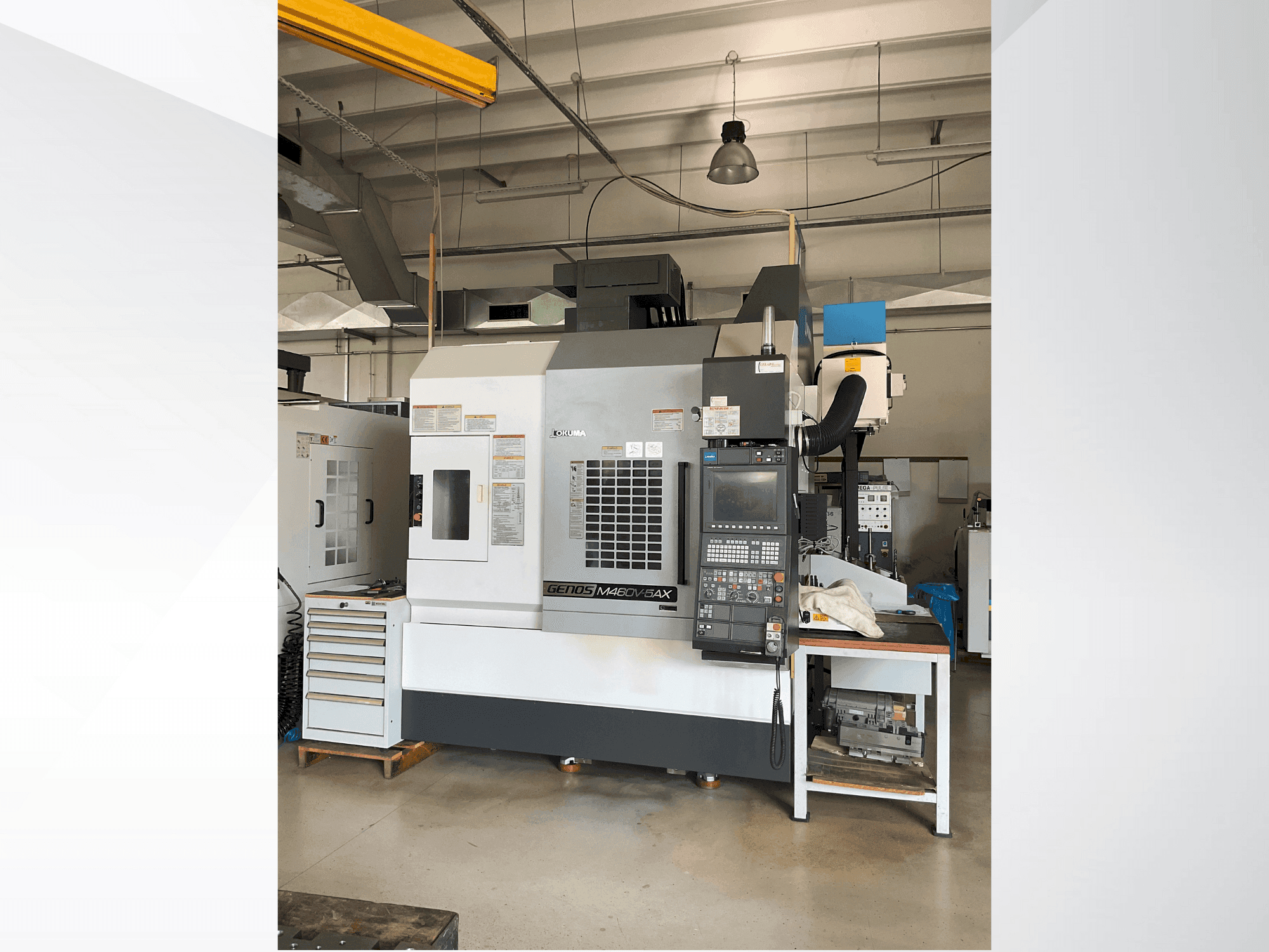 Koneen Okuma GENOS M460V-5AX etunäkymä