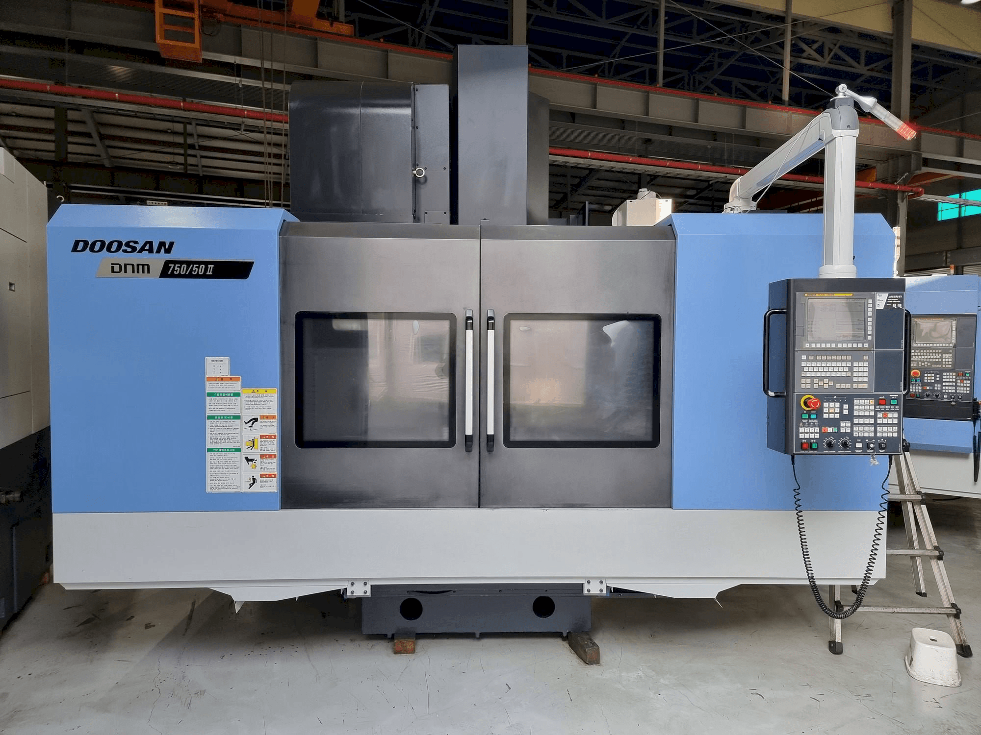 Koneen Doosan DNM750/50 II etunäkymä