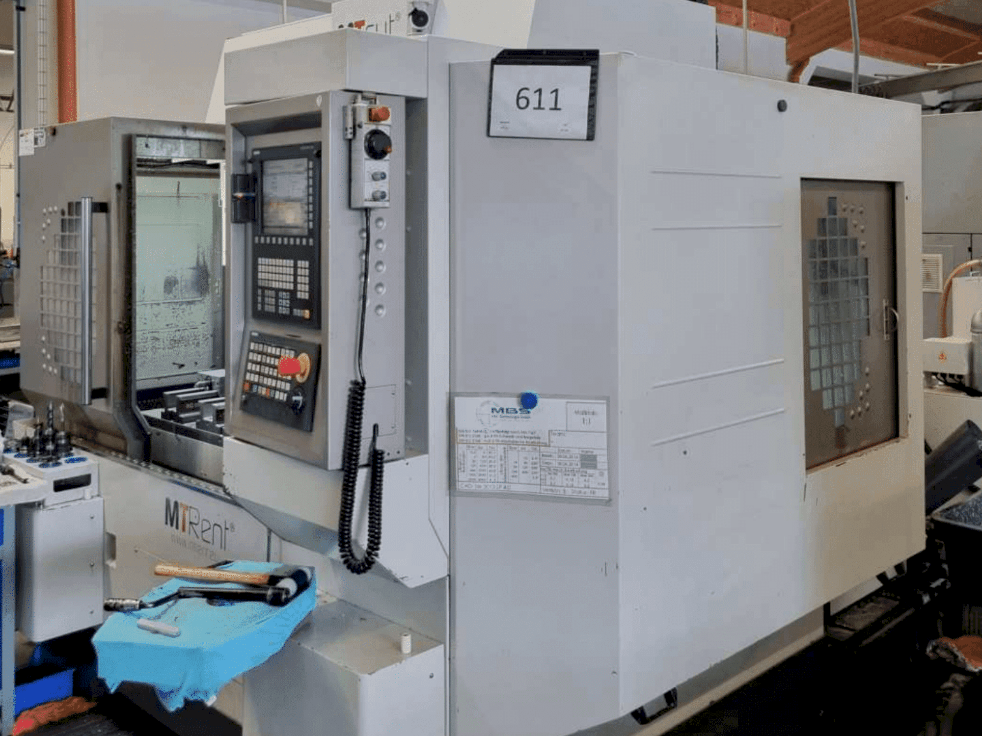 Koneen MTcut V 110 T (2011) etunäkymä
