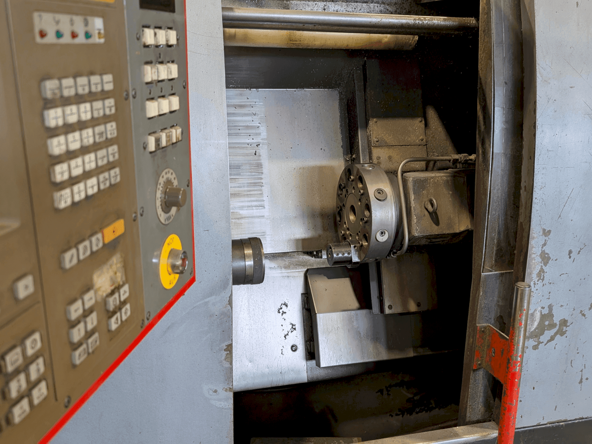 Koneen EMCO EMCOturn 340 etunäkymä