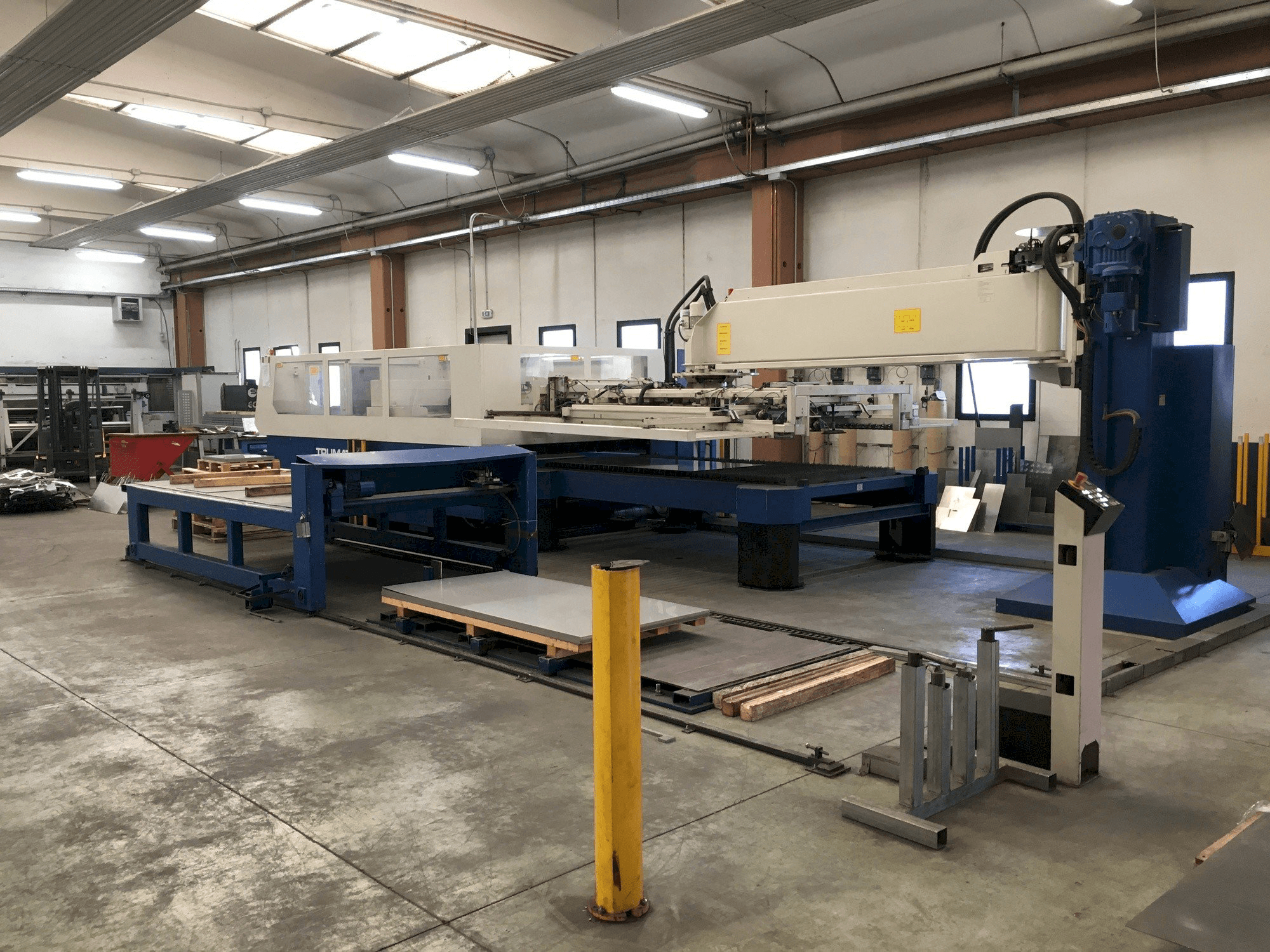 Koneen Trumpf Trumatic L 3030 etunäkymä