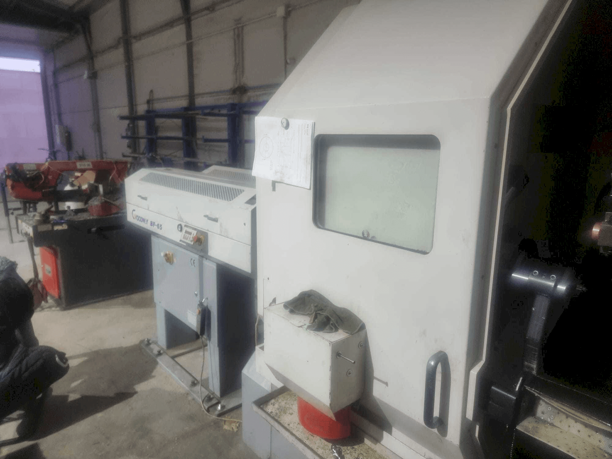 Koneen Goodway MSY 280 oikean sivun näkymä