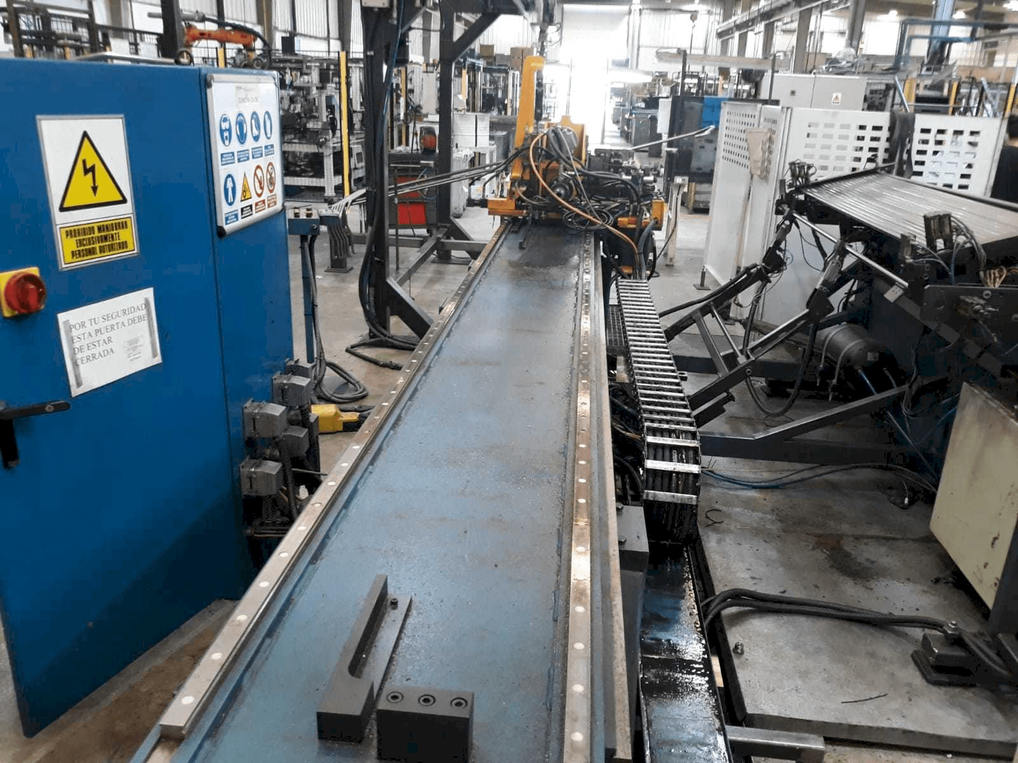 Koneen Tejero HR-50-CNC etunäkymä