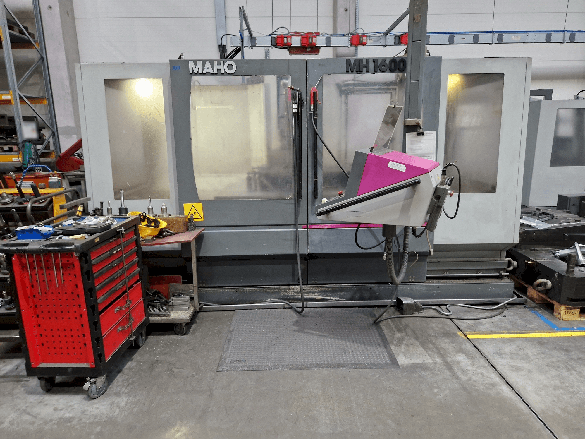 Koneen Maho MH 1600 W etunäkymä