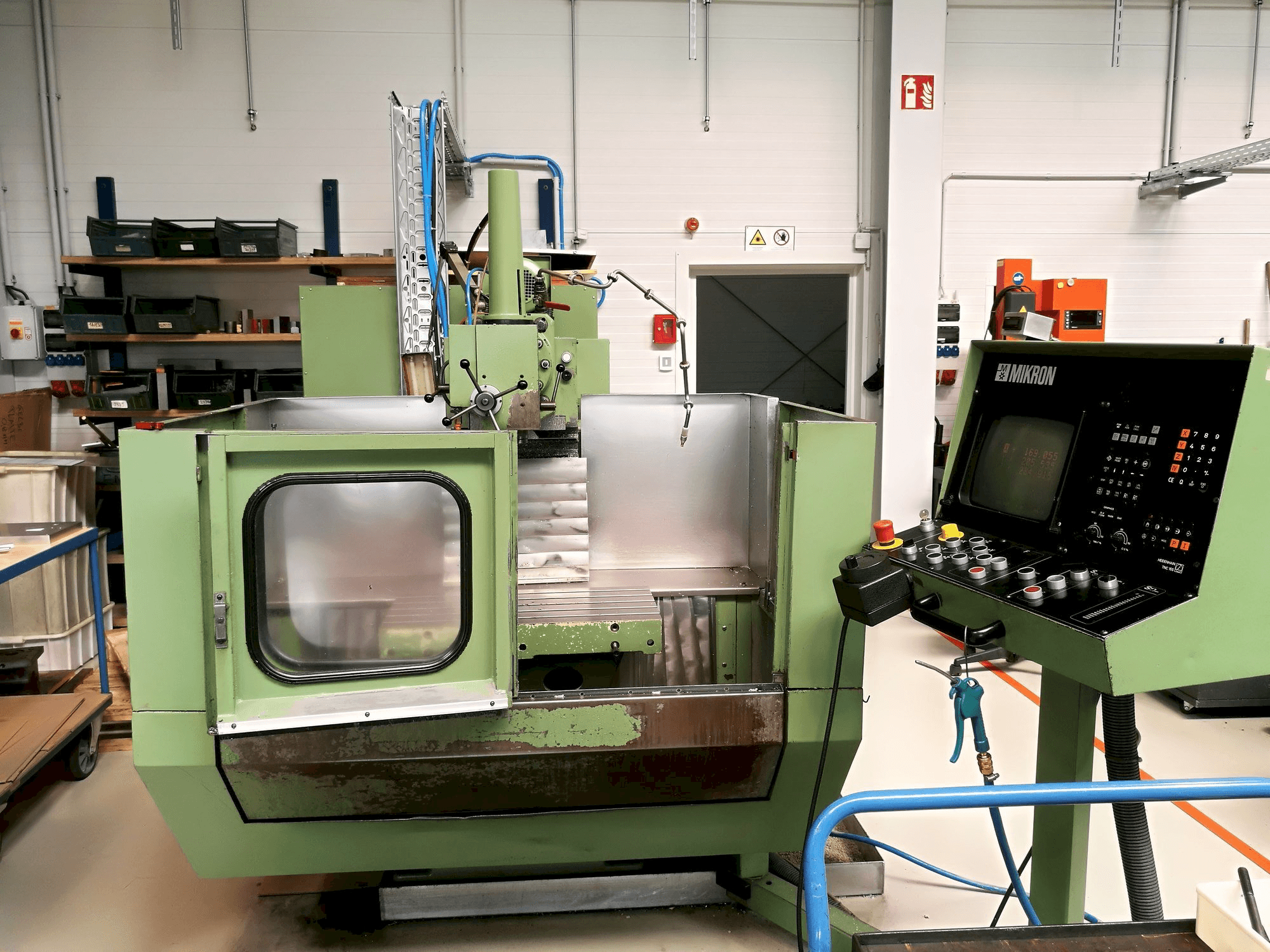 Koneen MIKRON WF 21 C etunäkymä