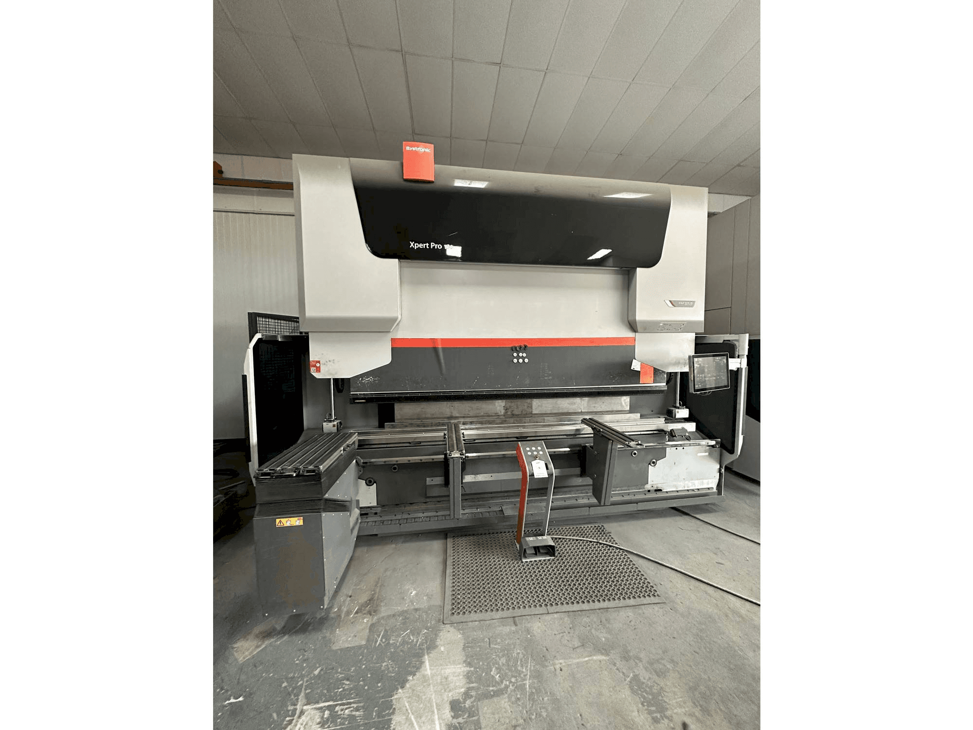 Koneen Bystronic Xpert 150/3100 etunäkymä