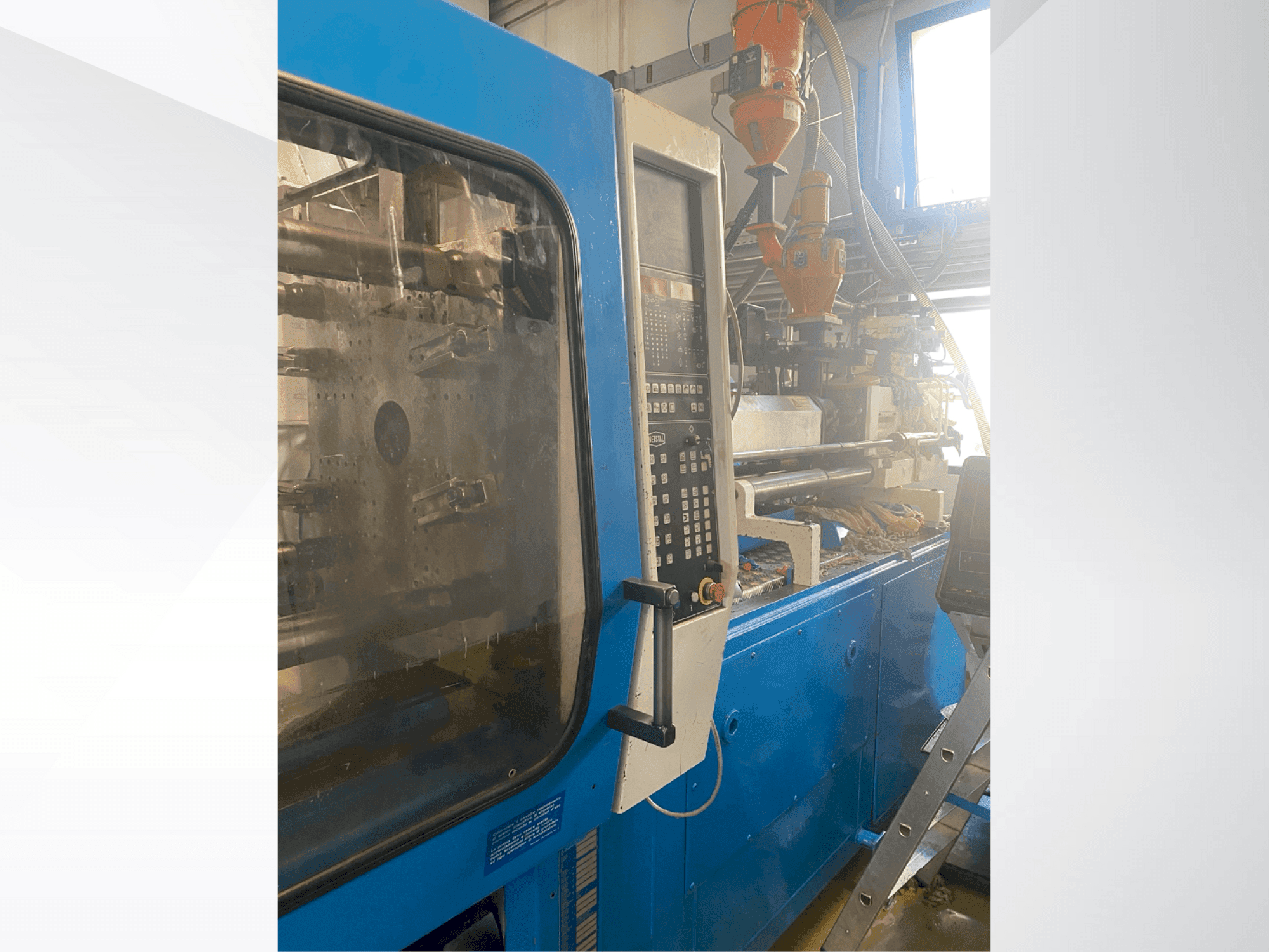 Koneen Netstal S-1000-460 etunäkymä