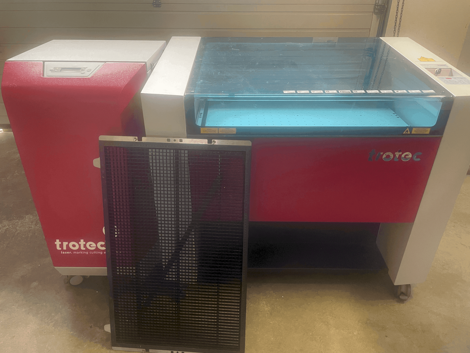 Koneen Trotec Laser Speedy 360 etunäkymä