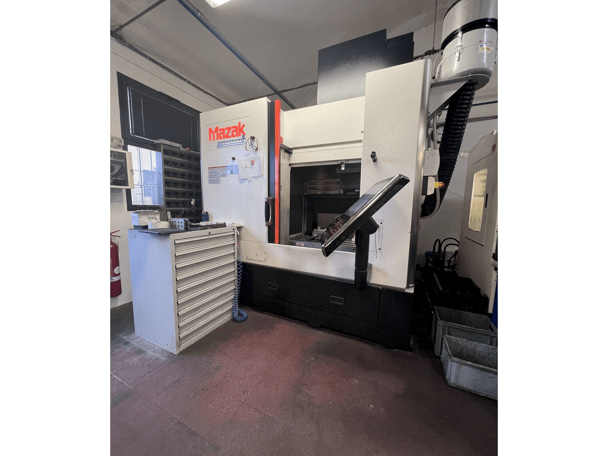 Koneen Mazak FJV 200 Smooth G etunäkymä