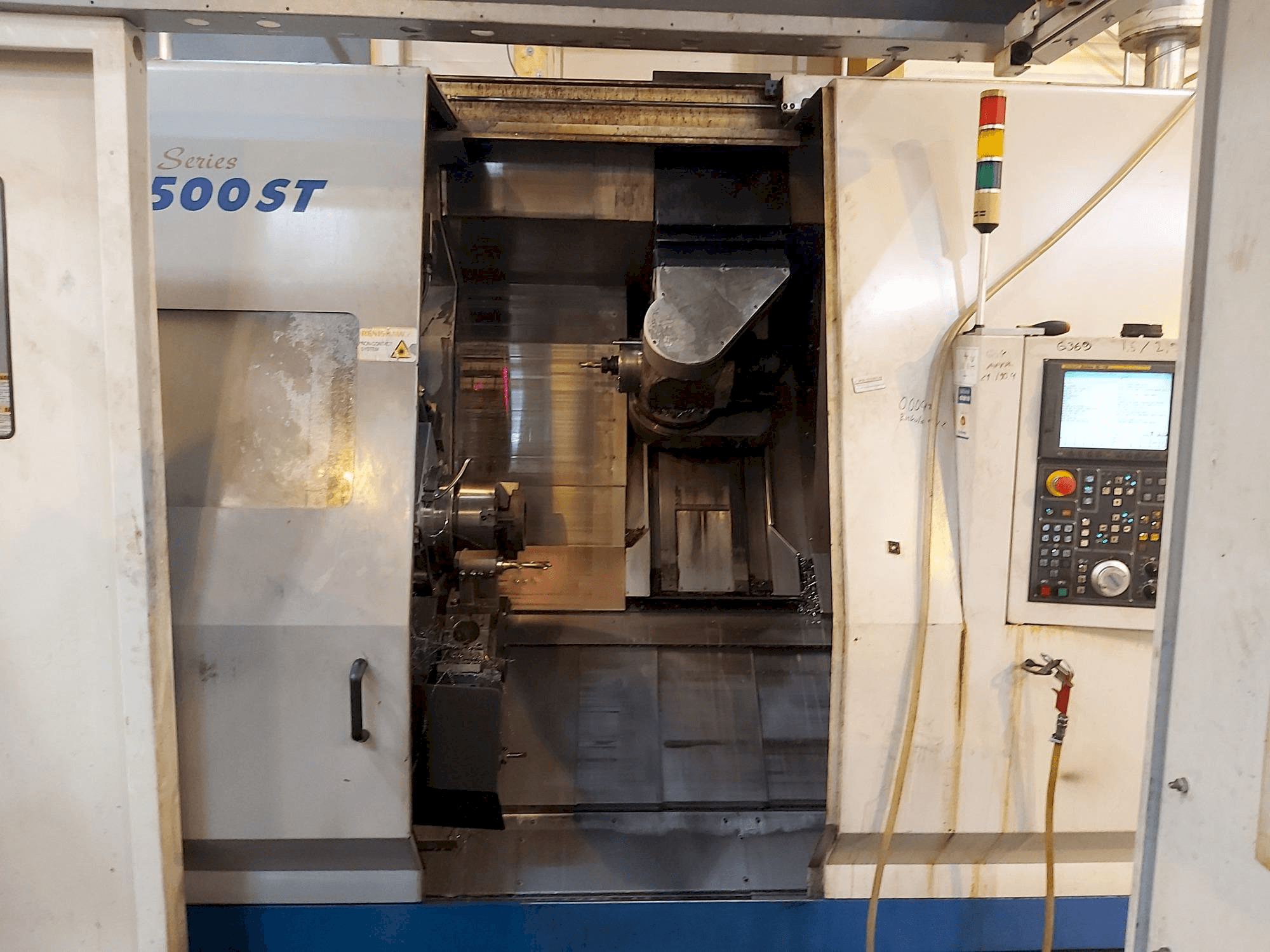 Koneen Doosan Puma MX 2500 ST etunäkymä