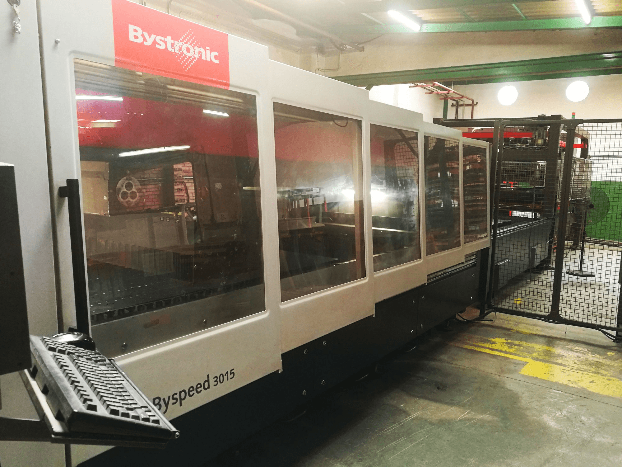 Koneen Bystronic sivunäkymä Byspeed 3015