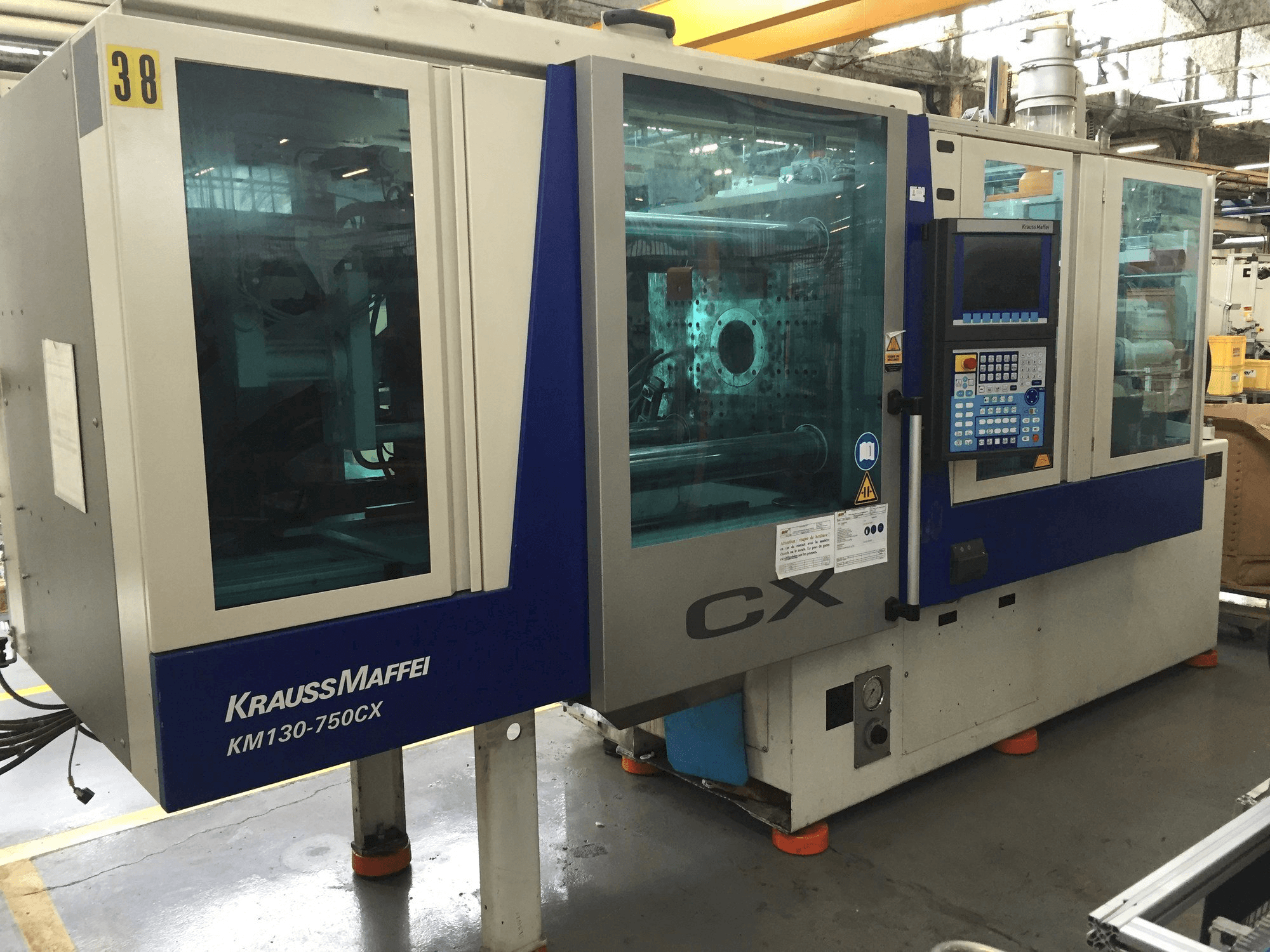 Koneen Krauss Maffei 130-750 CX etunäkymä