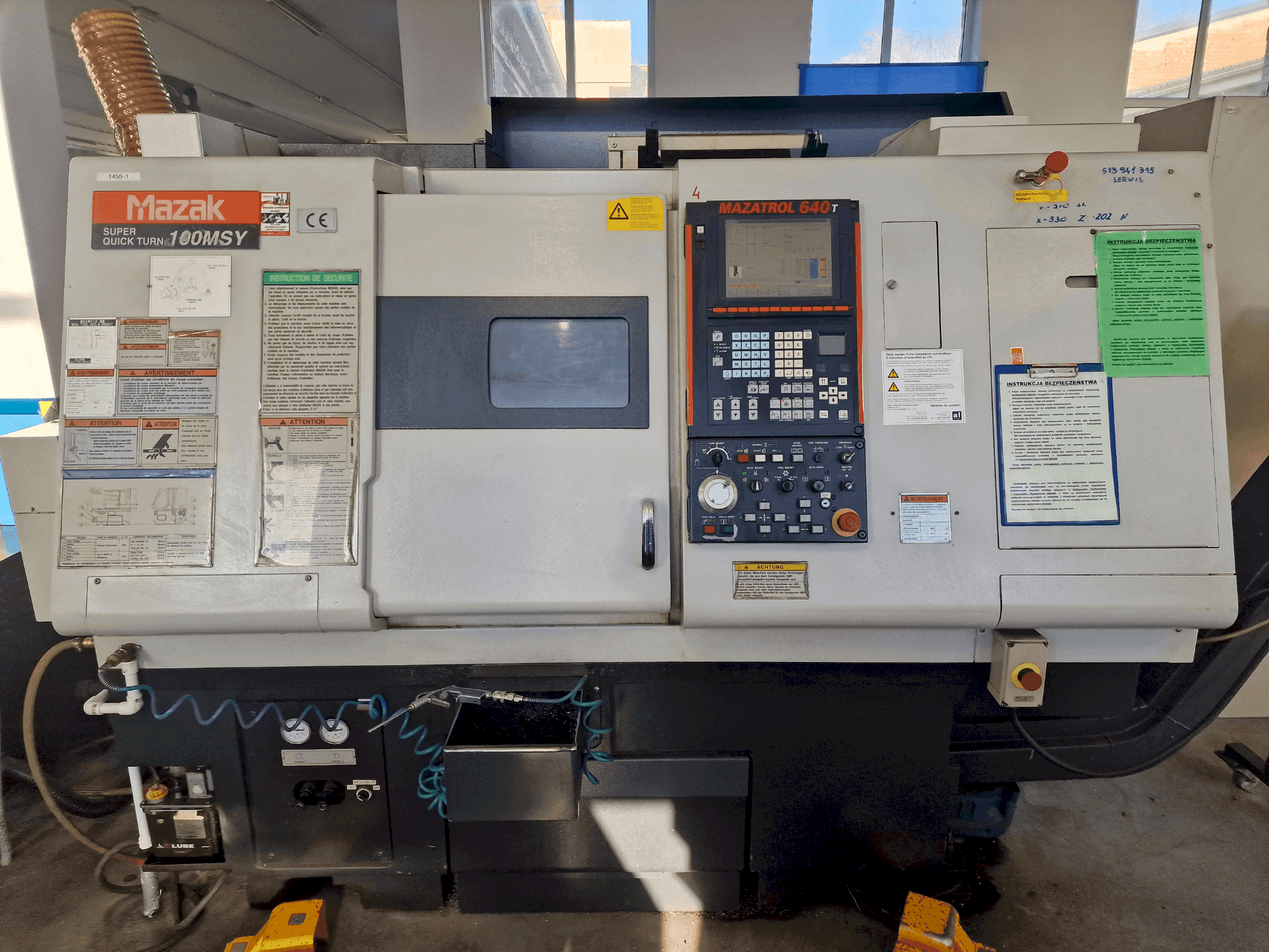Koneen Mazak SQT-100MSY etunäkymä