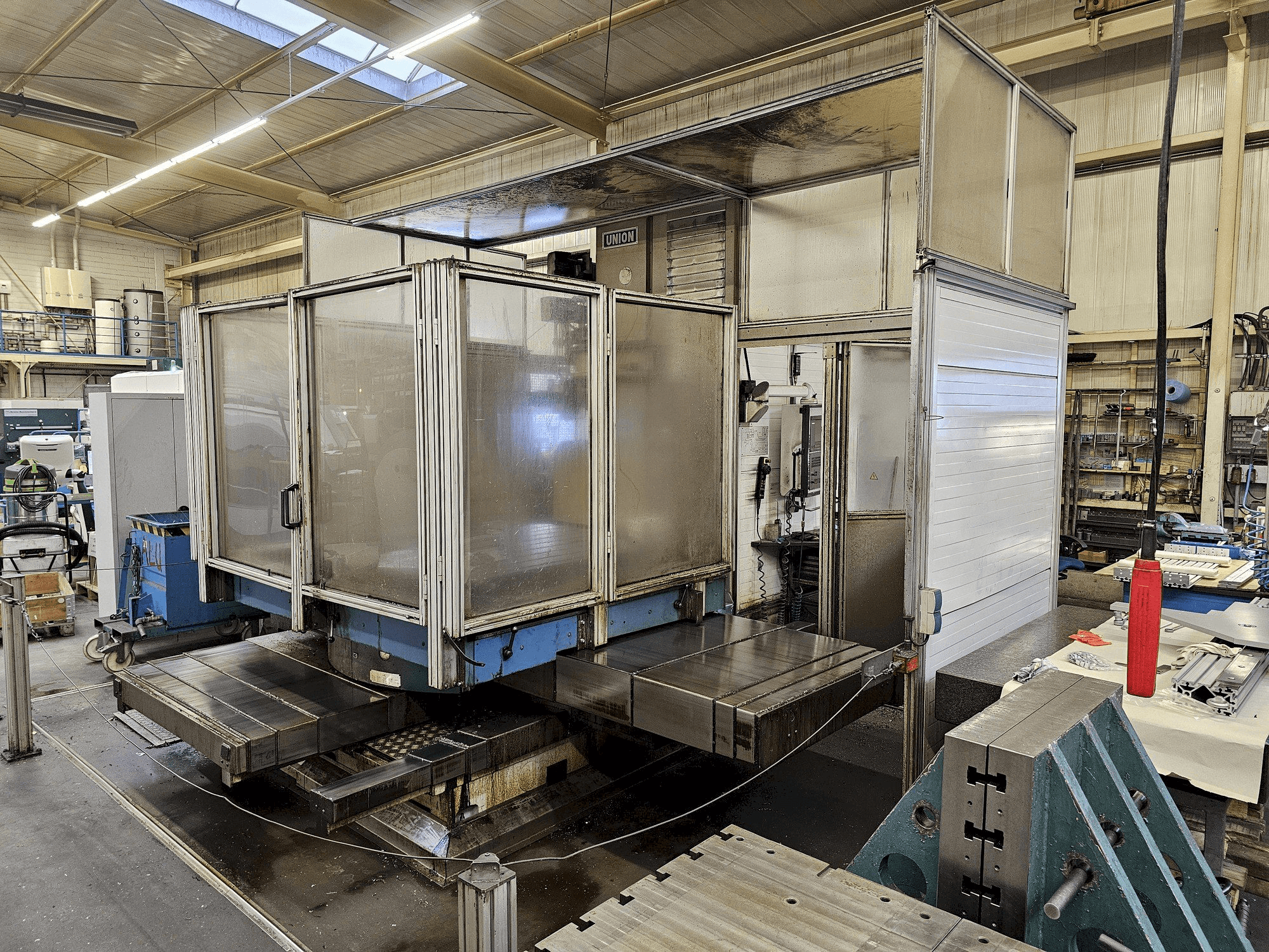 Koneen UNION TC 110 etunäkymä