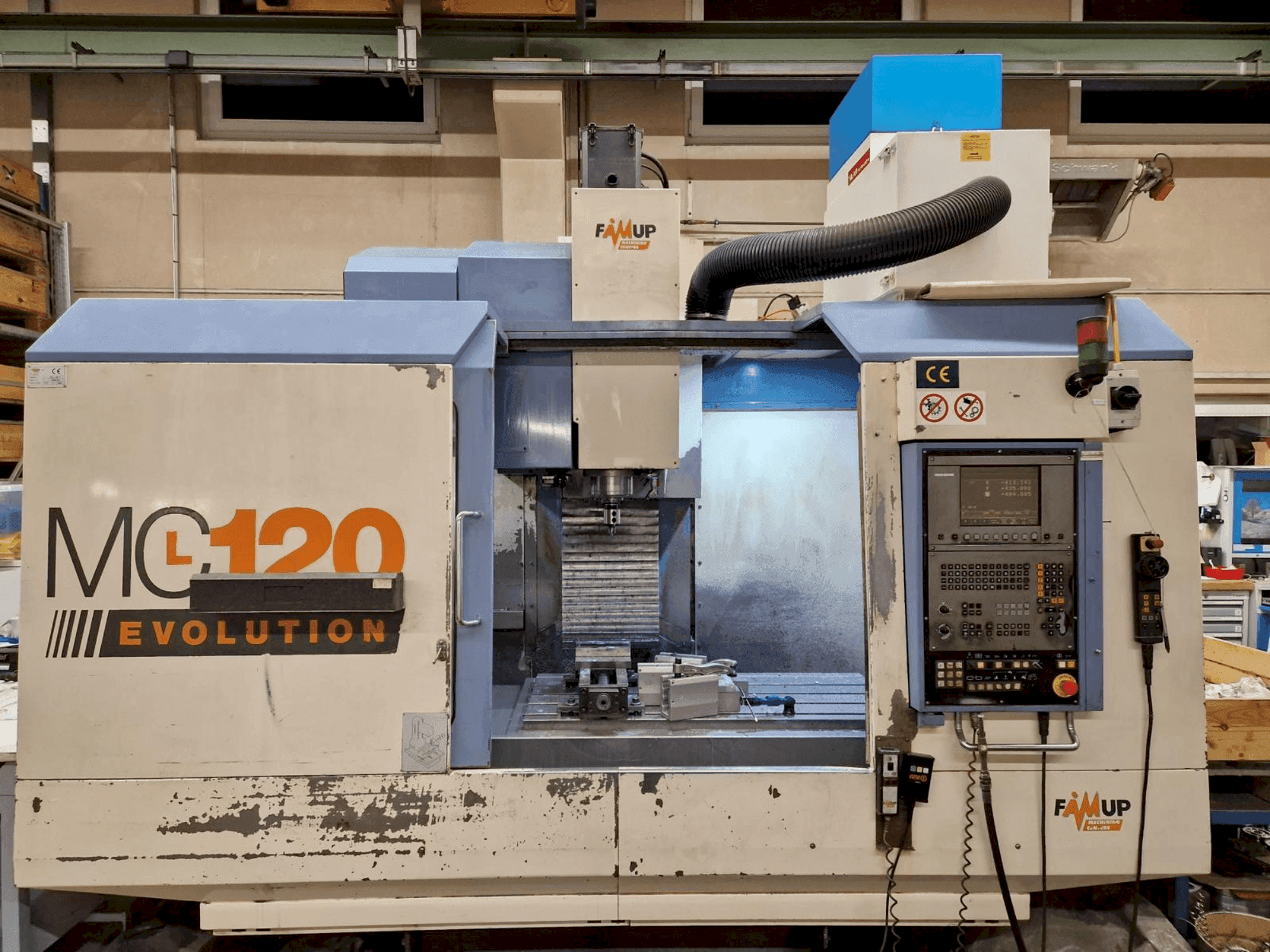 Koneen FAMUP MCL 120 Evolution etunäkymä