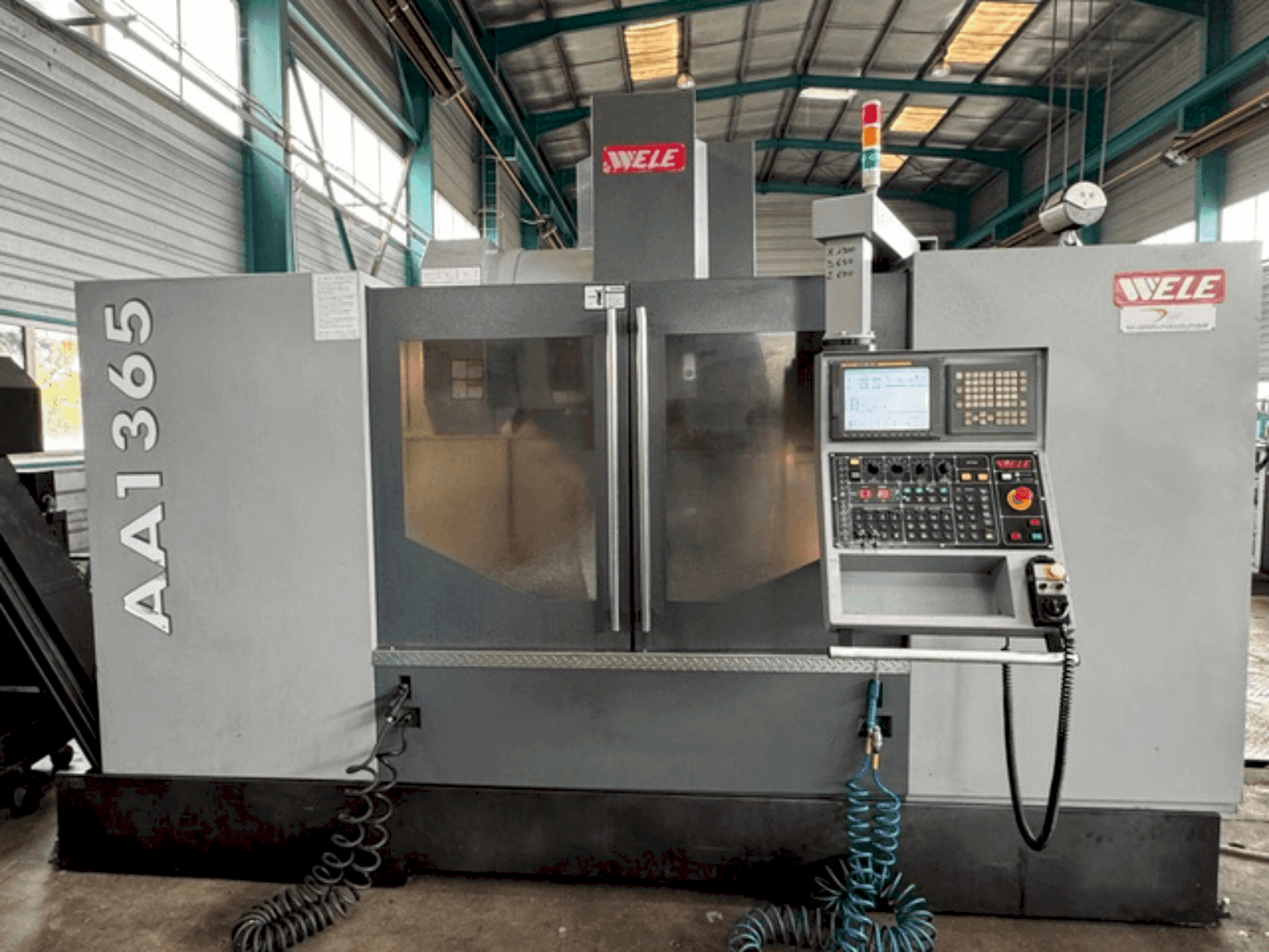 Koneen Wele AA1365 etunäkymä