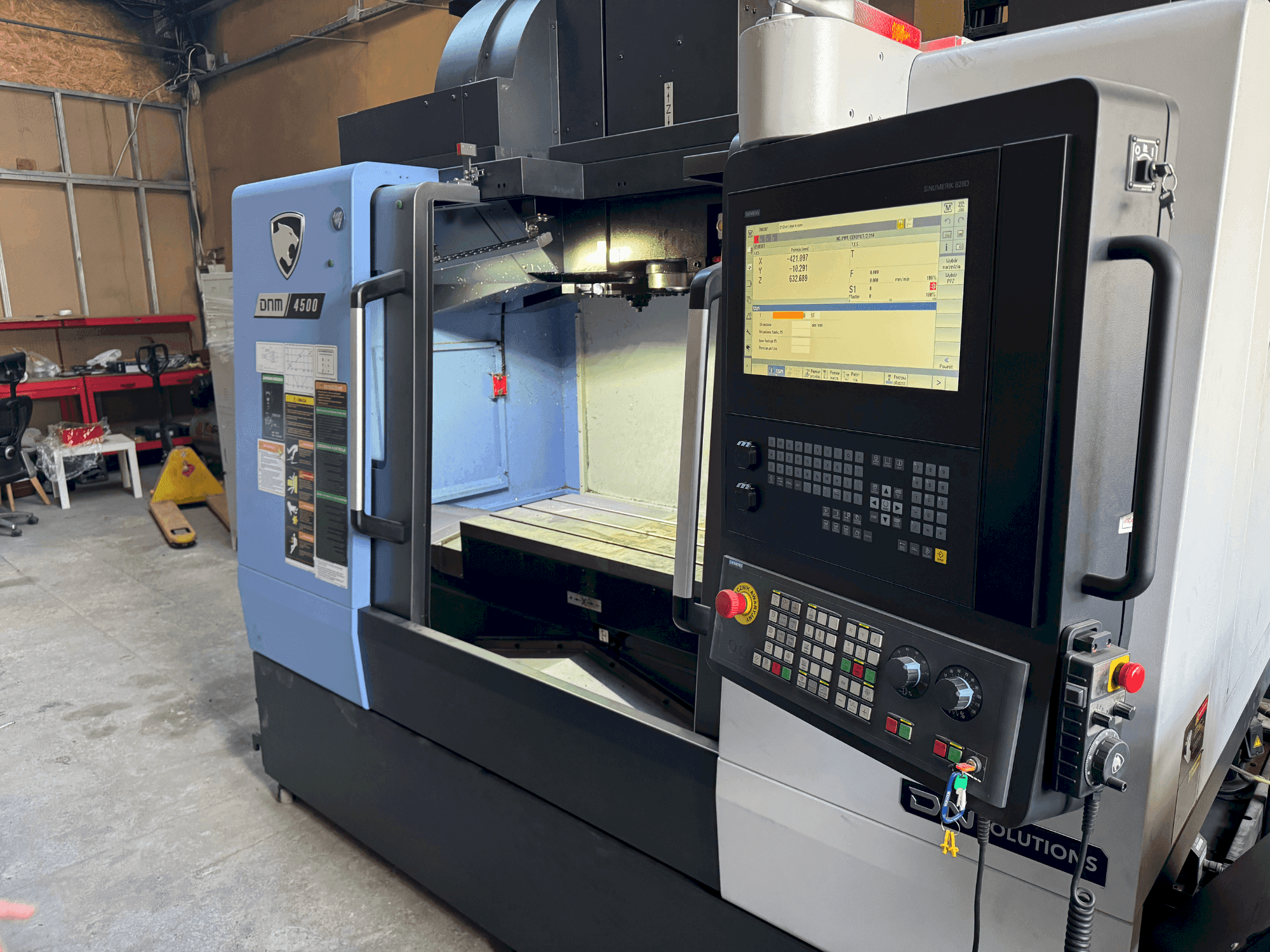 Koneen DN SOLUTIONS DNM 4500 etunäkymä