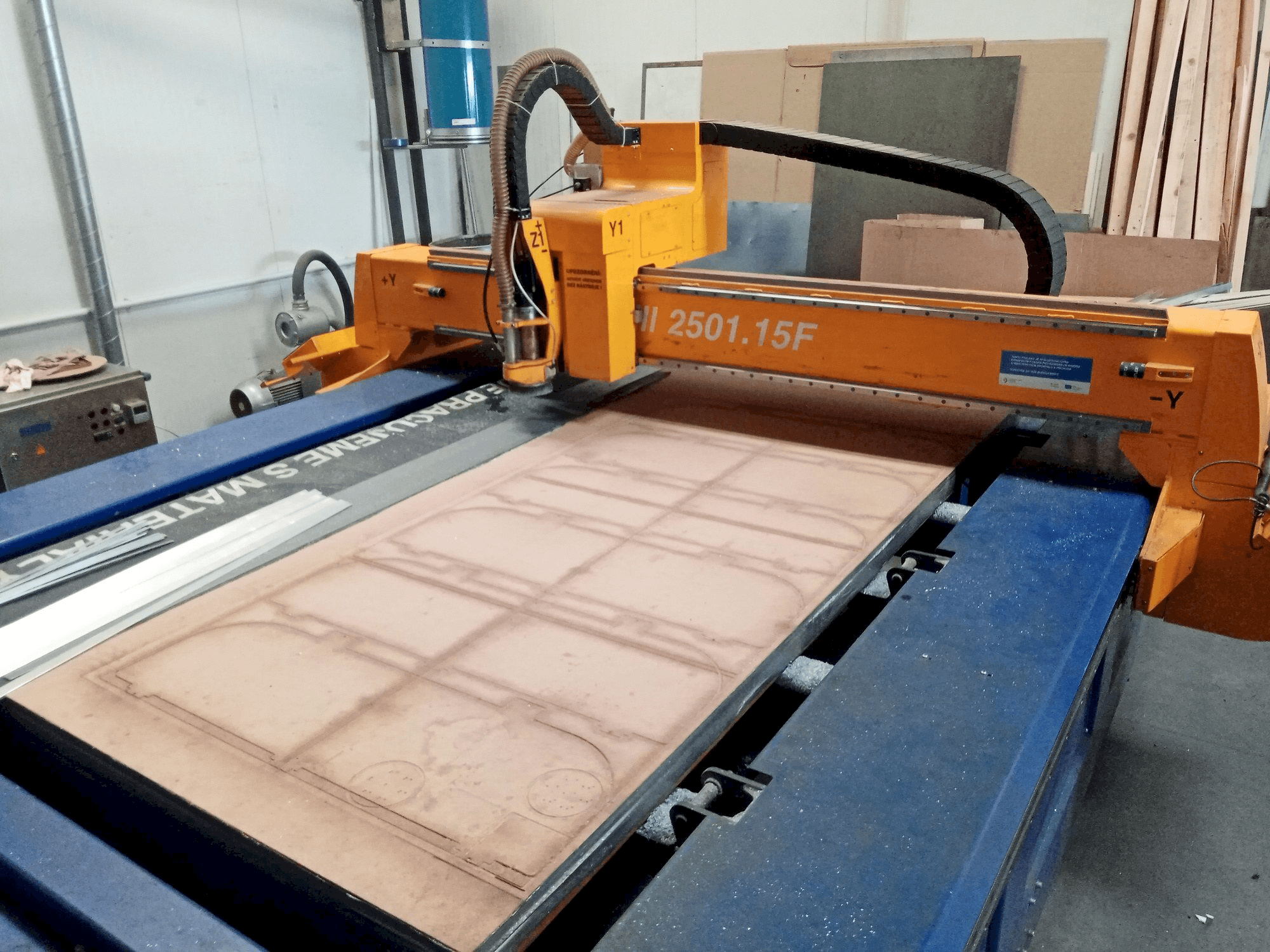 Koneen MicroStep MICROMILL 2501.15F etunäkymä