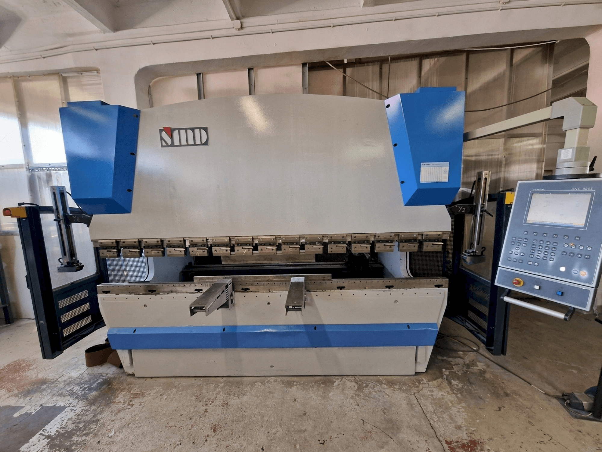 Koneen SMD PBH 3100 etunäkymä