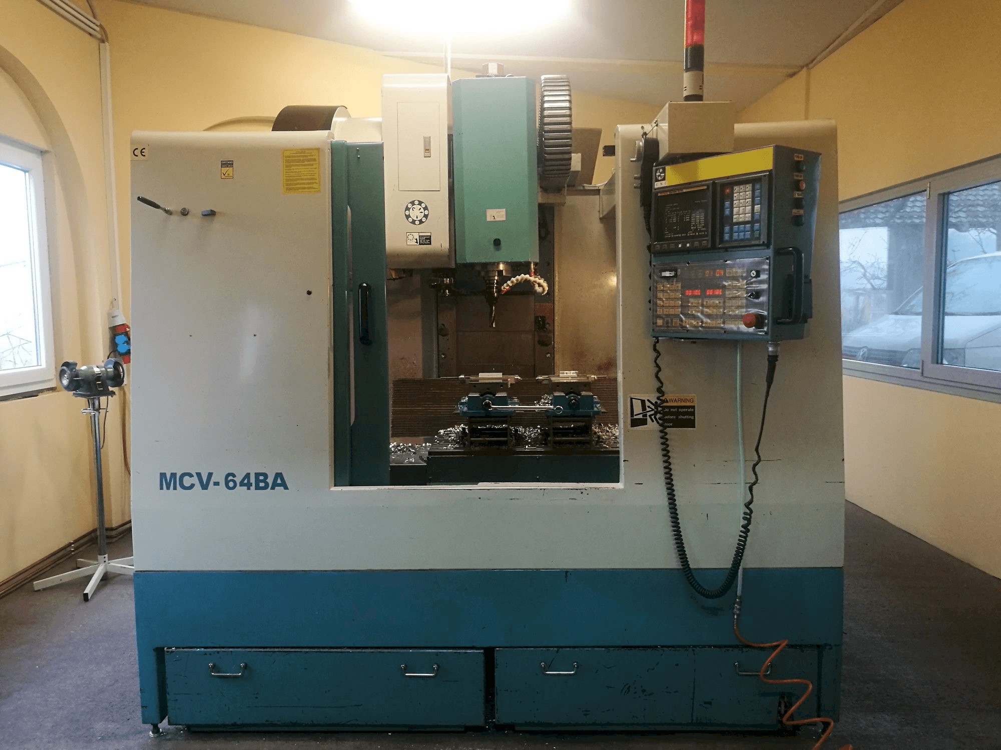 Koneen PJM MCV-64BA etunäkymä