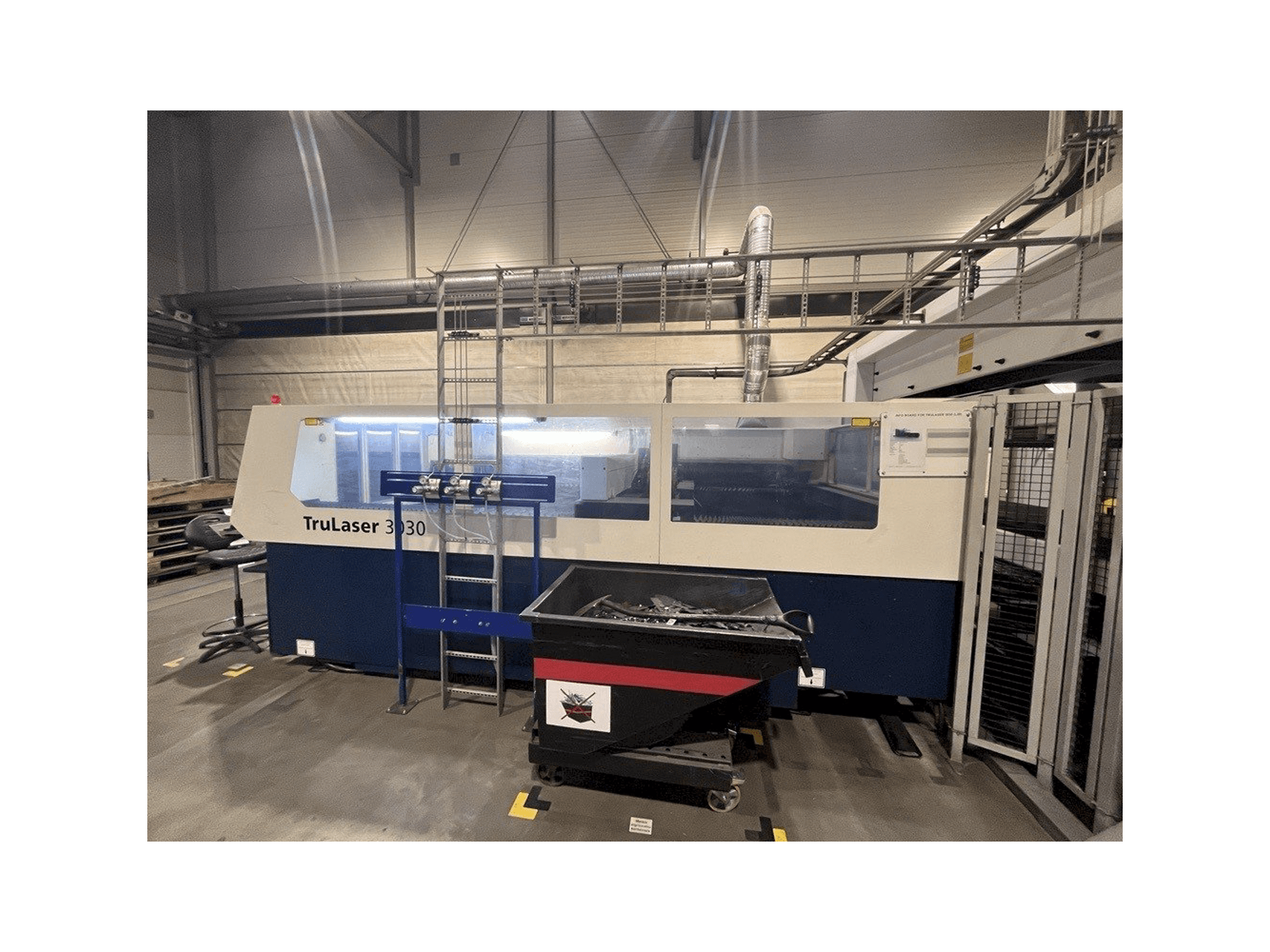 Koneen TRUMPF TruLaser 3030 L30 etunäkymä