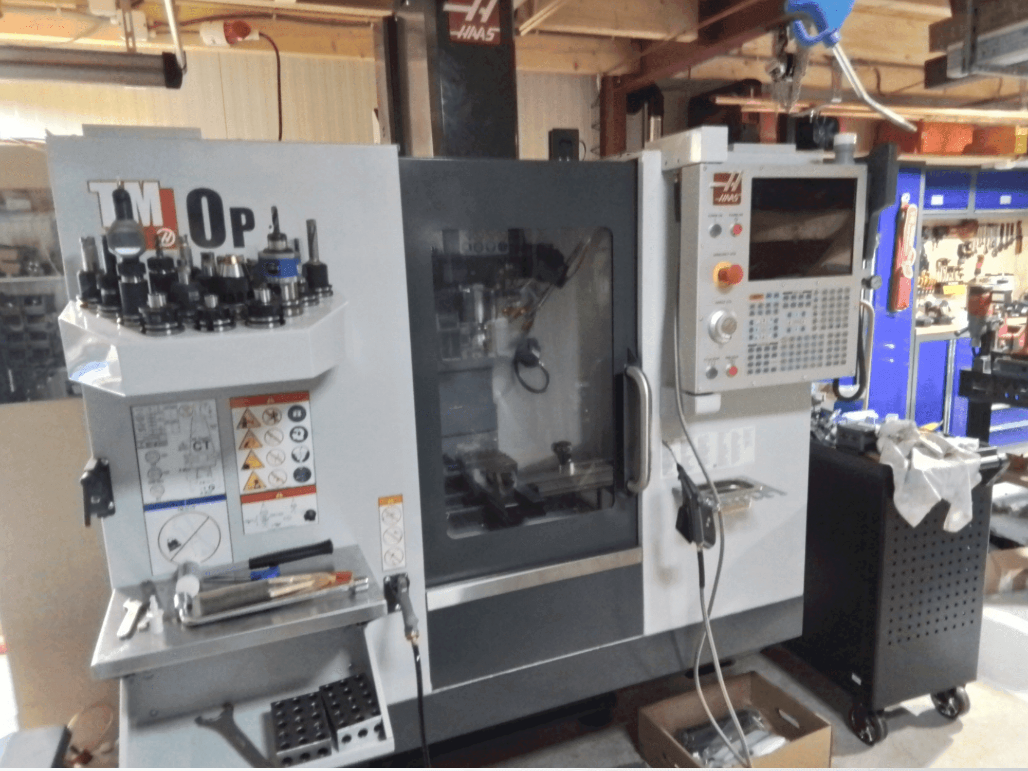 Koneen HAAS TM-0P etunäkymä