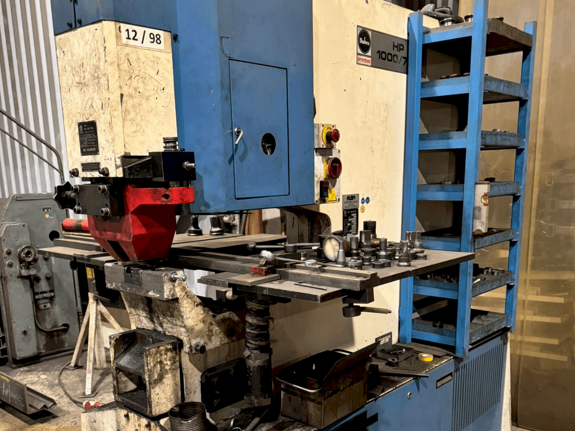 Koneen KLEIN HP 1000/760 etunäkymä