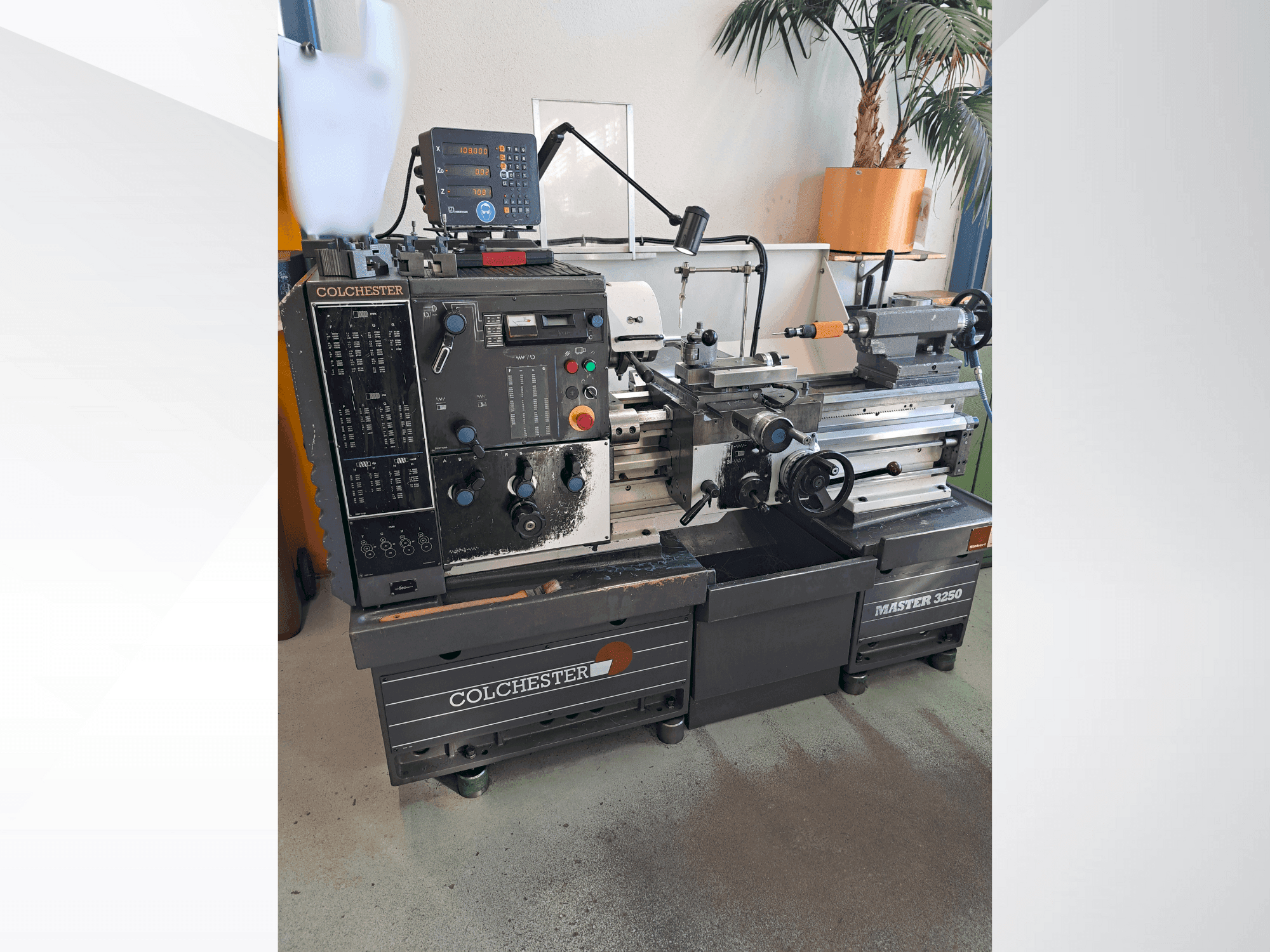 Koneen Colchester Master 3250 etunäkymä
