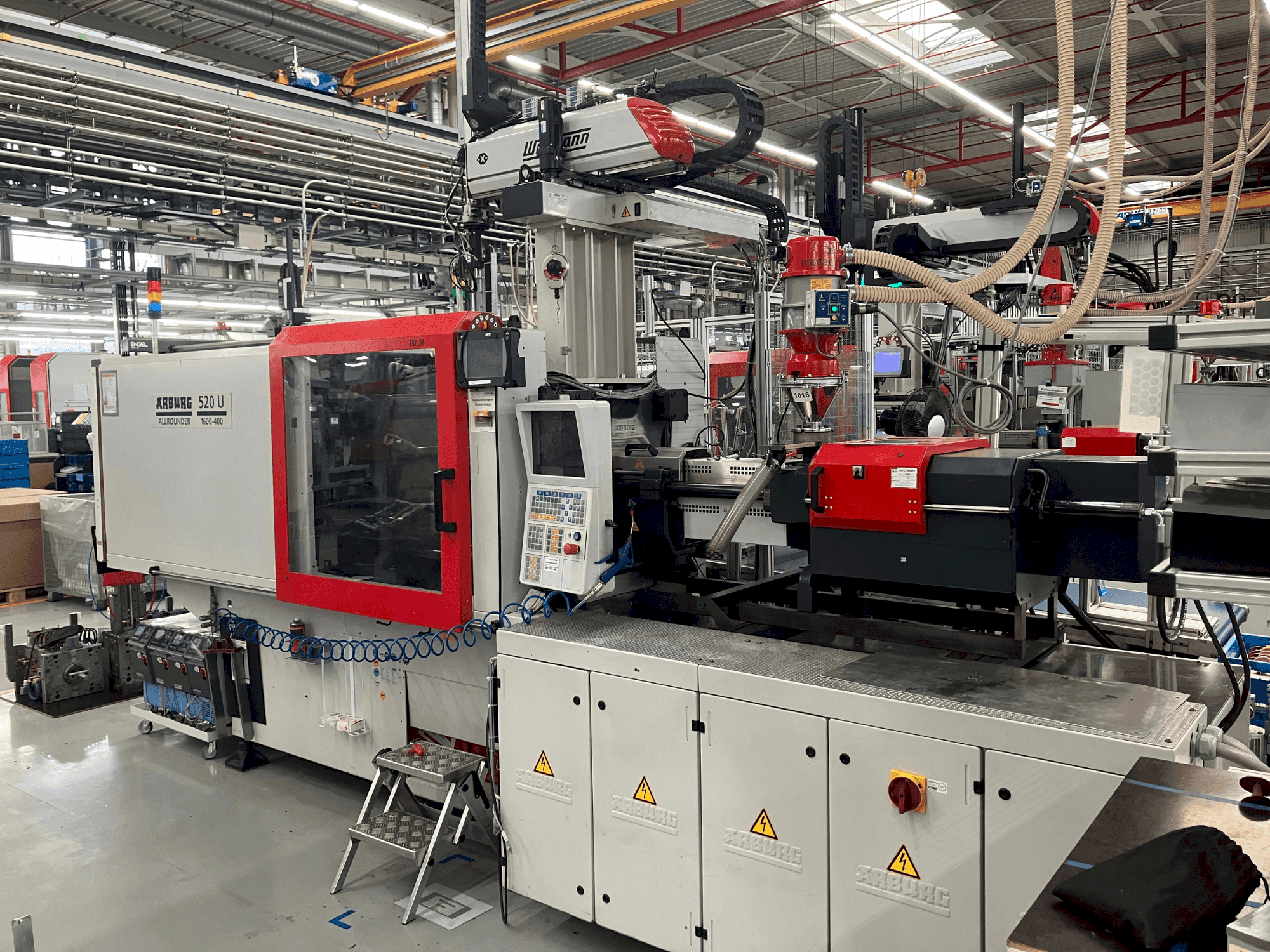 Koneen Arburg Allrounder 520 U 1600-400 etunäkymä