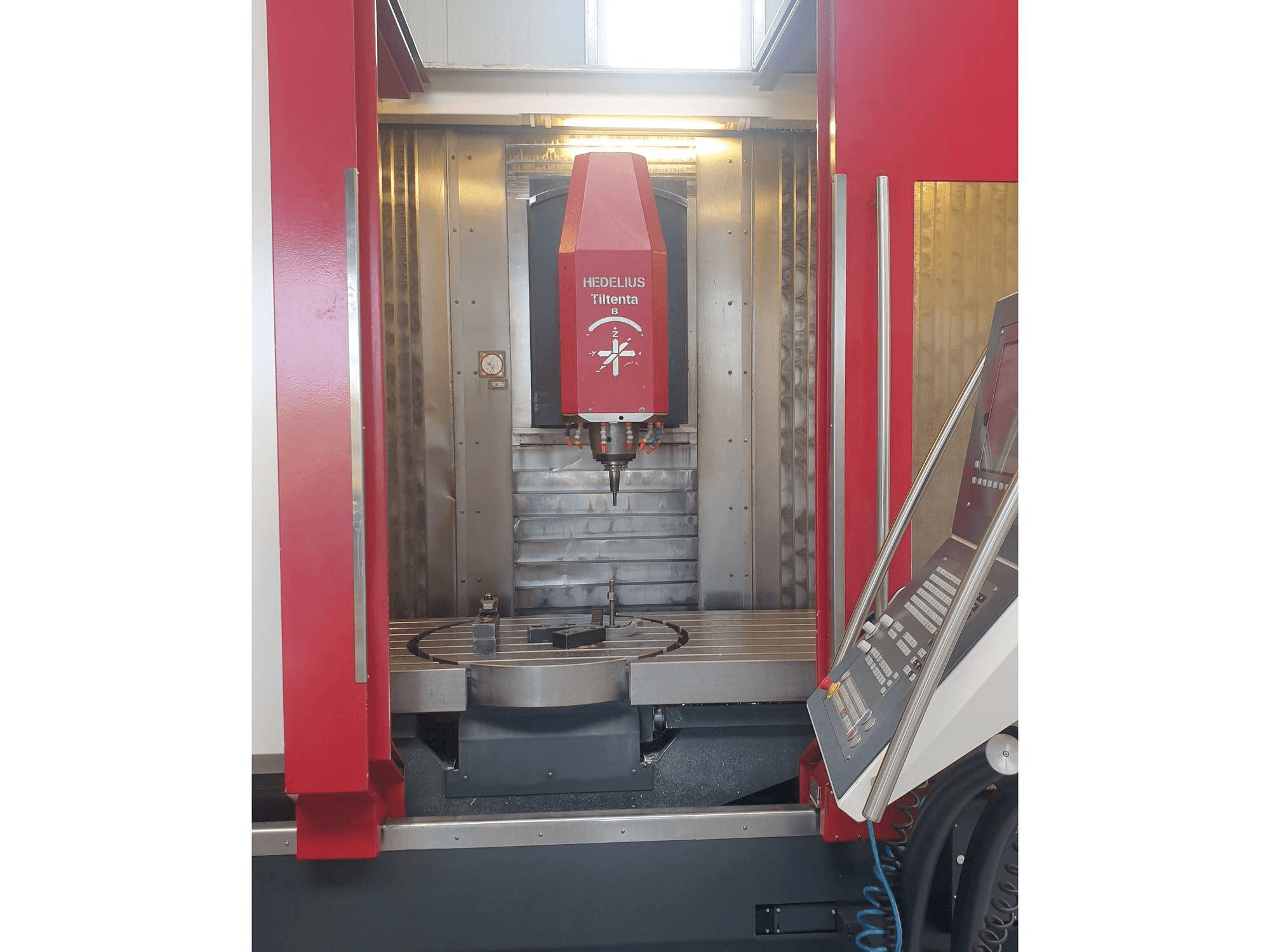 Koneen HEDELIUS Tiltenta 7 etunäkymä