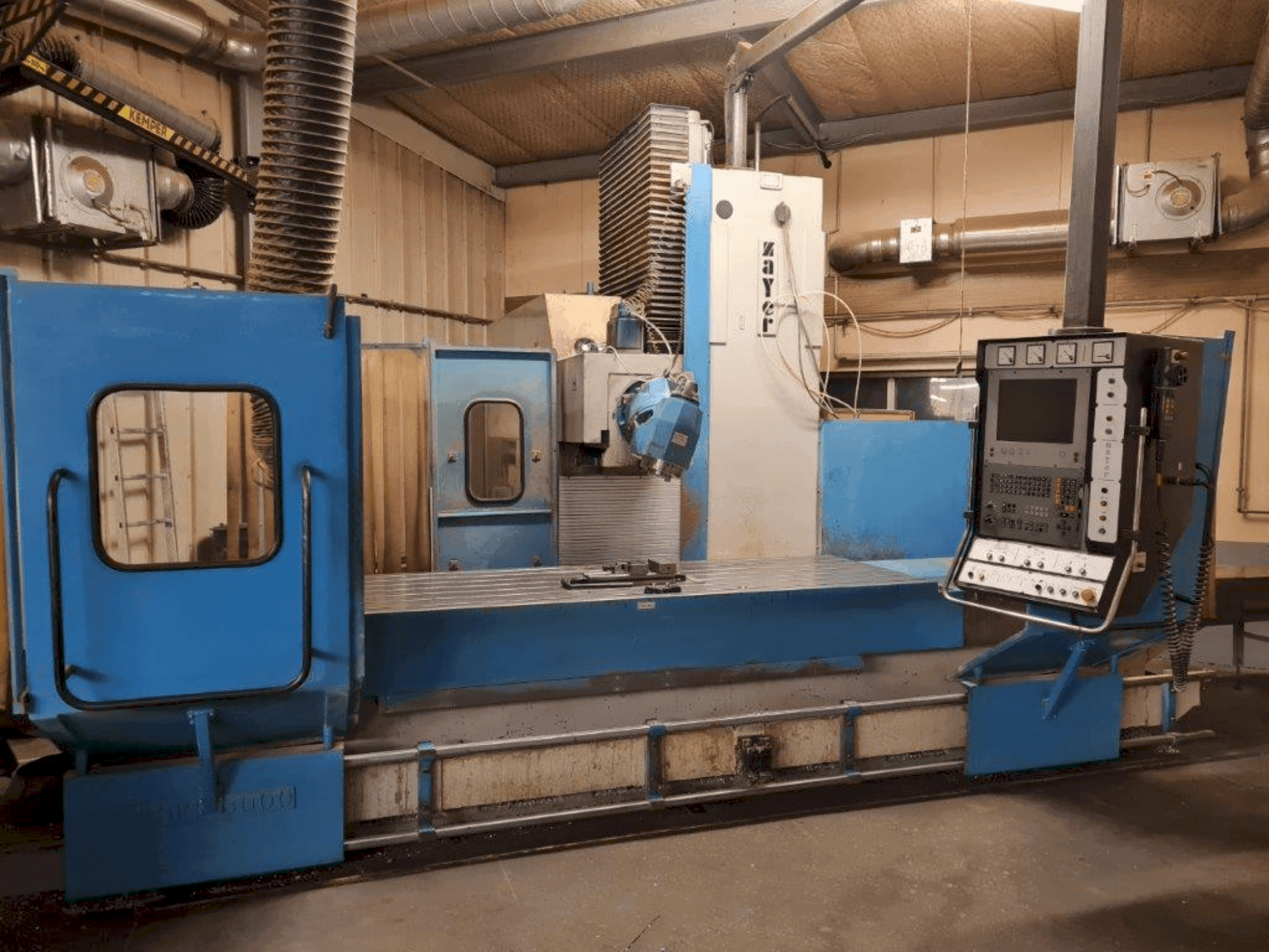 Koneen Zayer 30KF3000 etunäkymä