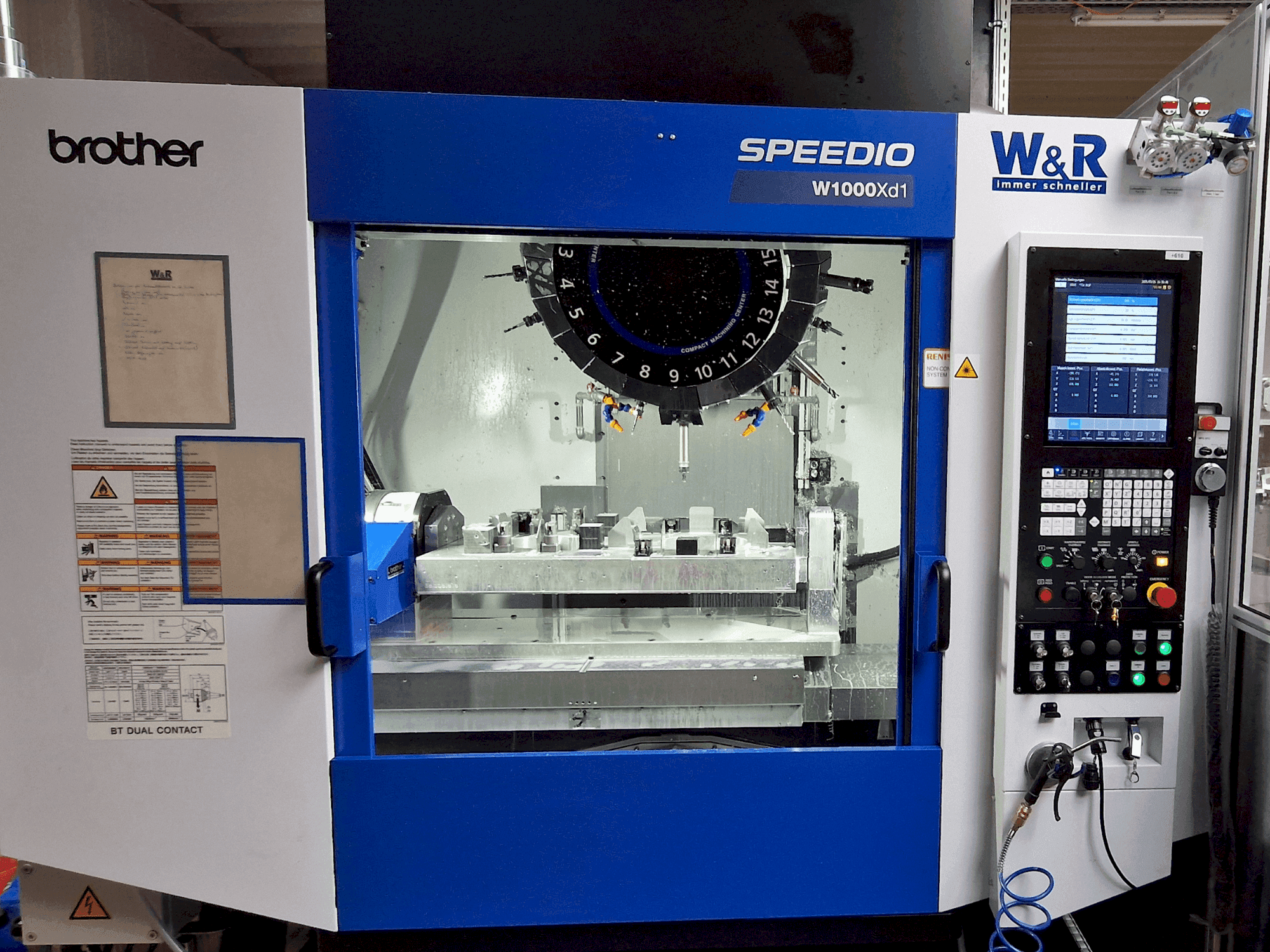 Koneen Brother Speedio W1000Xd1 etunäkymä