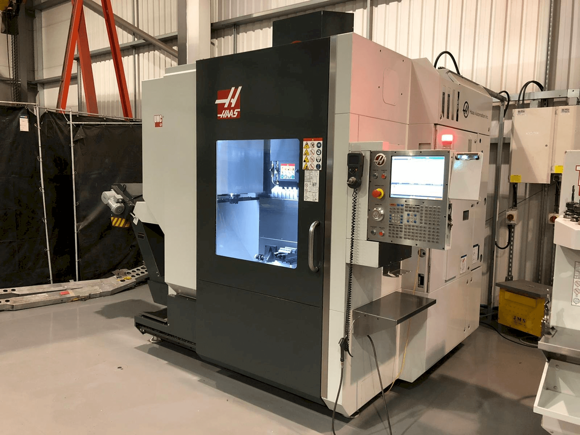 Koneen HAAS UMC - 750 etunäkymä