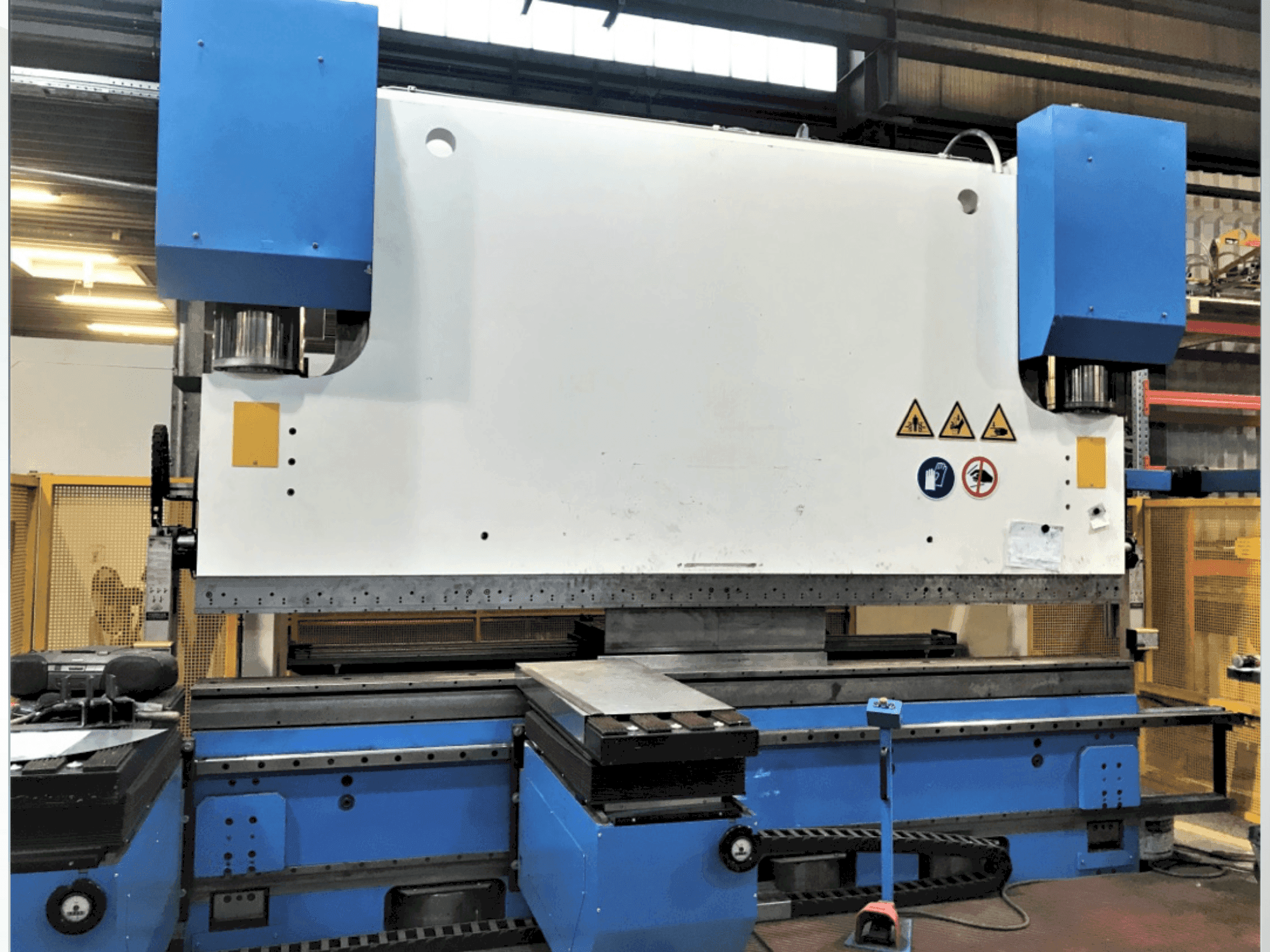 Koneen Bystronic Beyeler PR 500x1400 etunäkymä