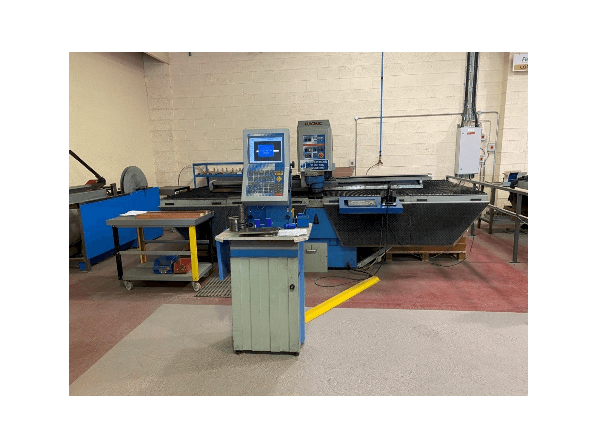 Koneen Euromac ZX 1250/30 etunäkymä