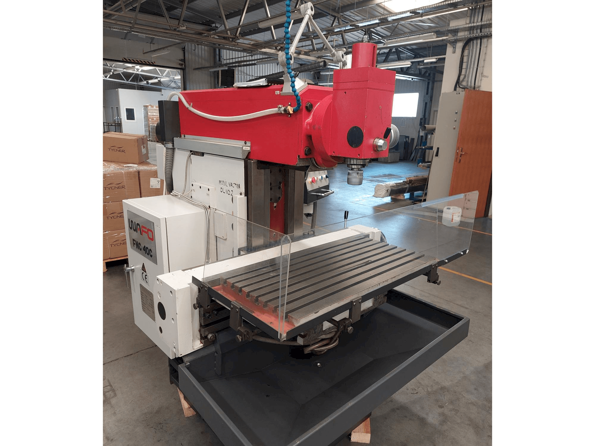 Koneen WAFO FNC 40C etunäkymä