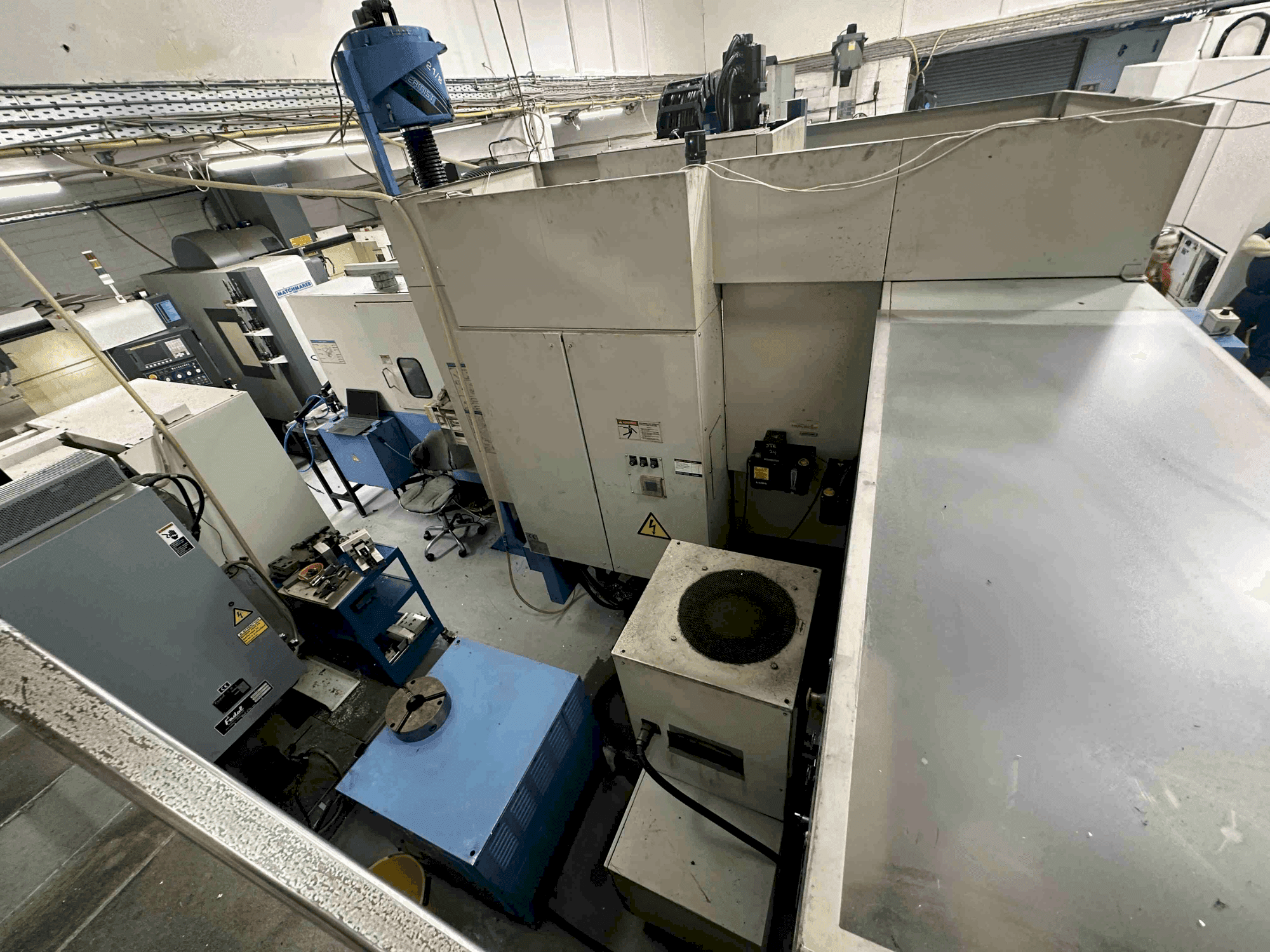 Koneen Mazak FJV-250 etunäkymä