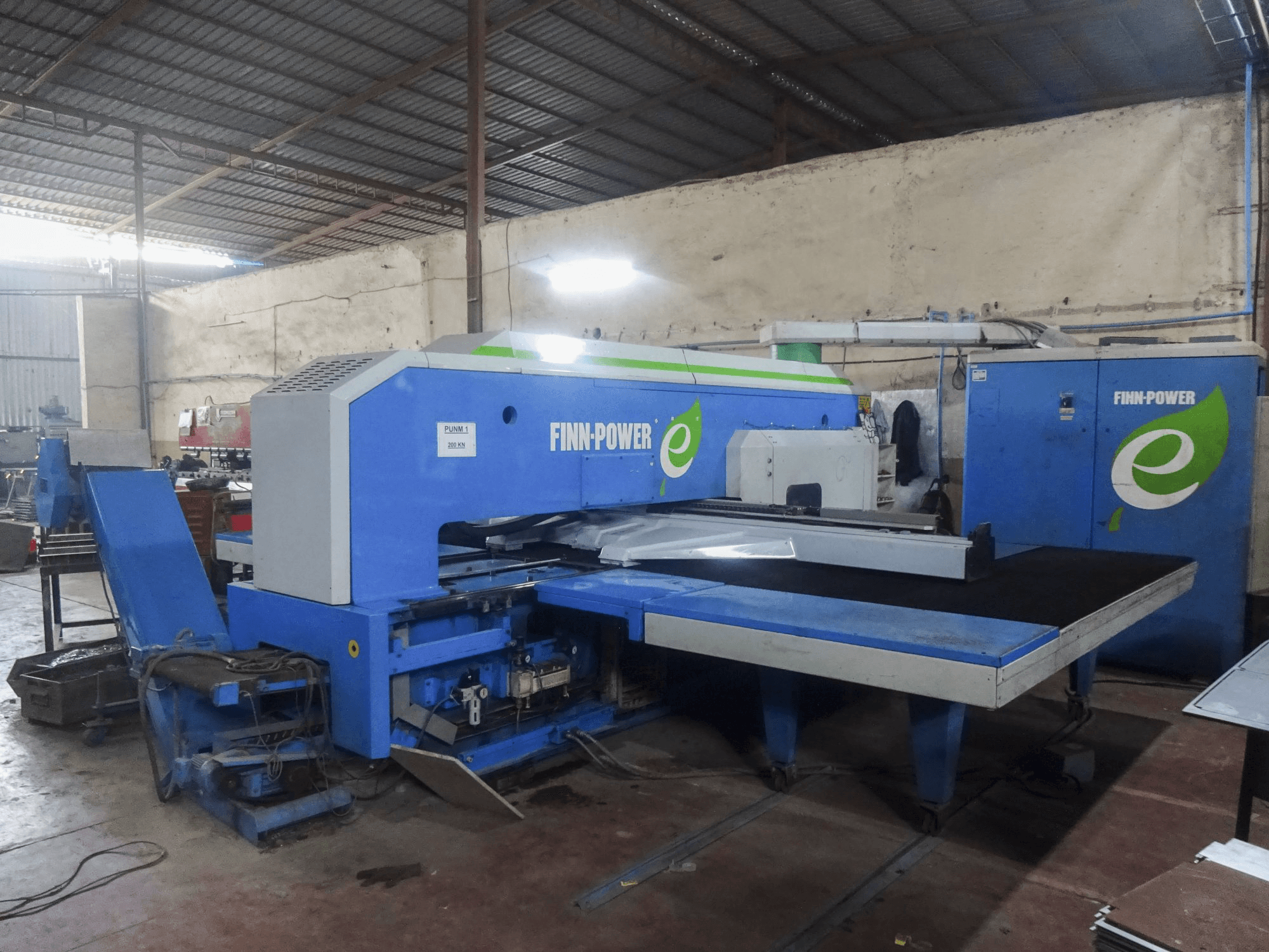 Koneen Finn-Power vasen näkymäE5 SBU