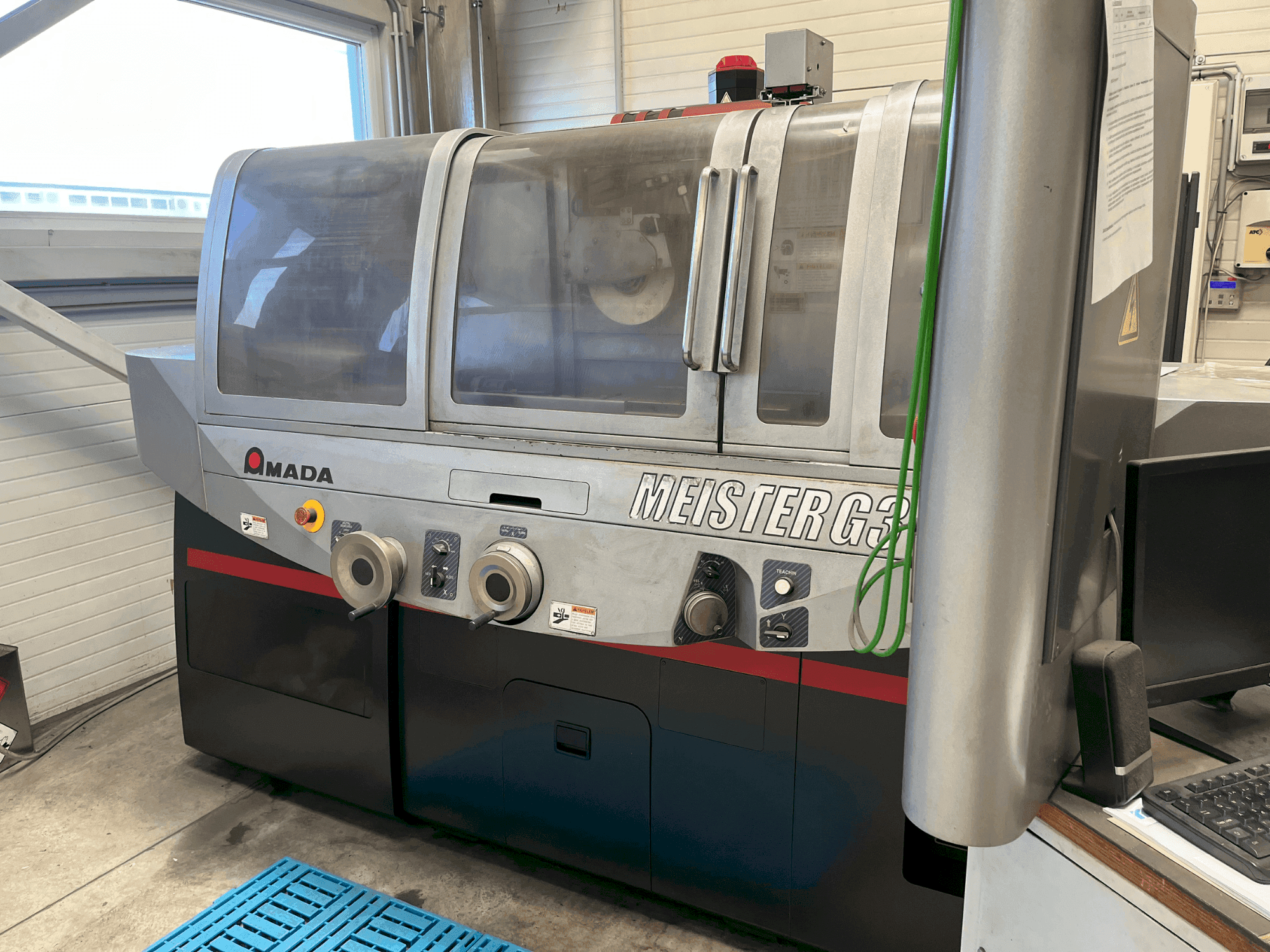 Koneen AMADA MEISTER G3 etunäkymä