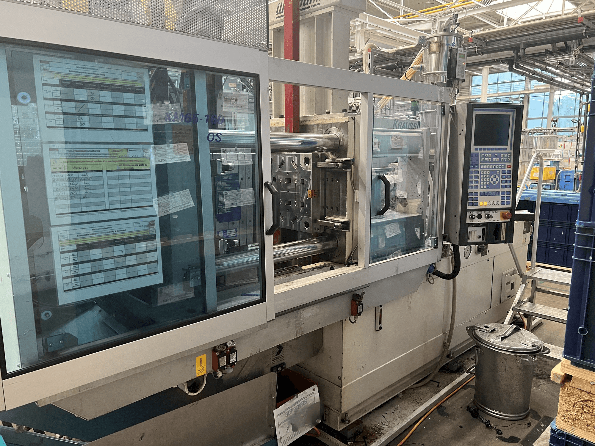 Koneen Krauss Maffei KM 65-160 C2 etunäkymä