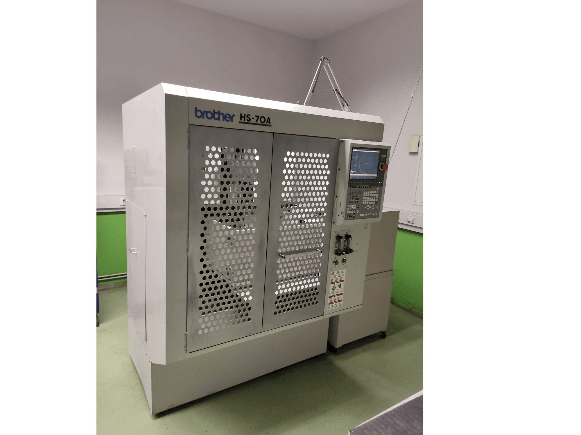 Koneen Brother HS-70A etunäkymä