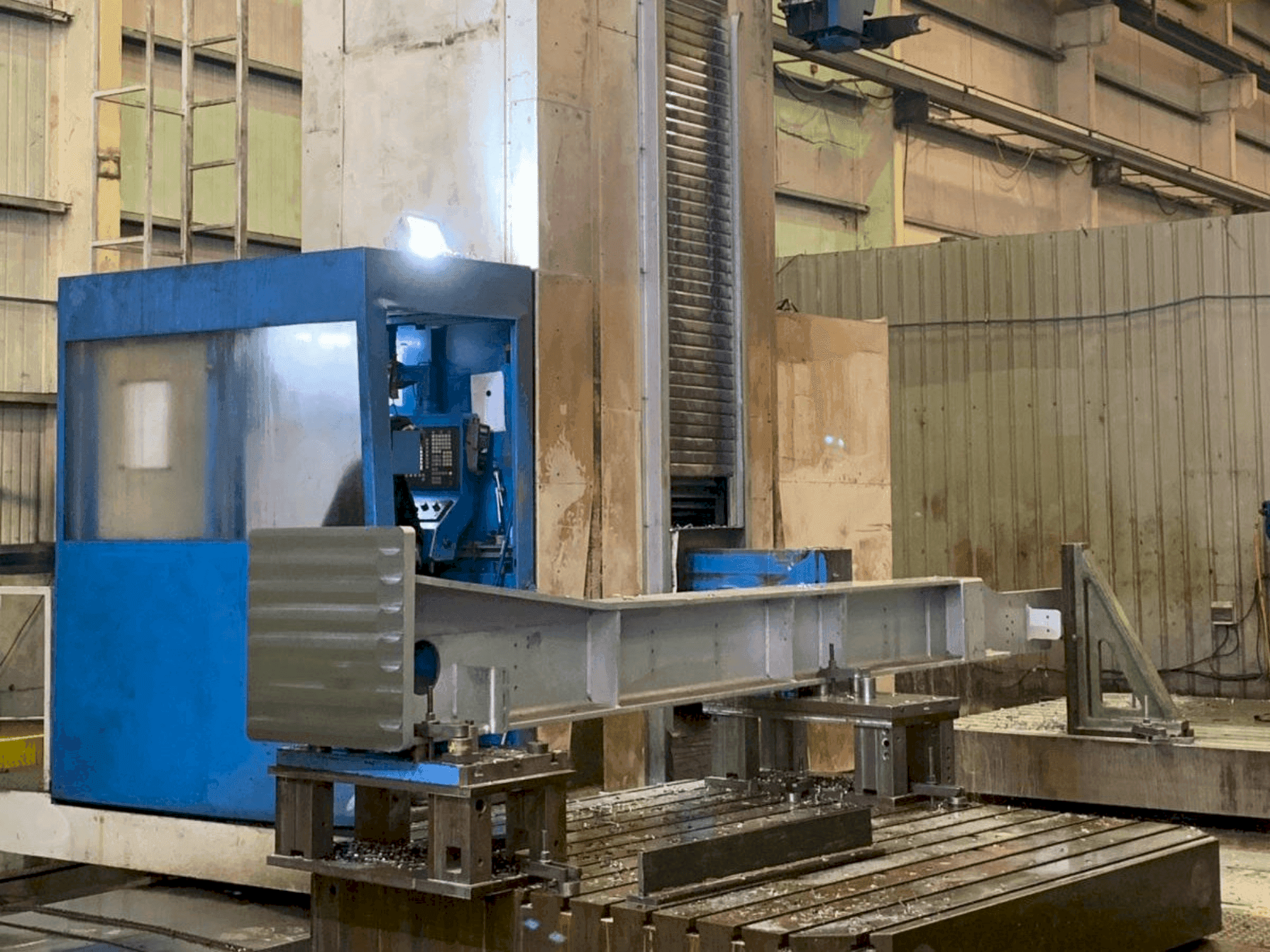 Koneen CME MB-900 etunäkymä