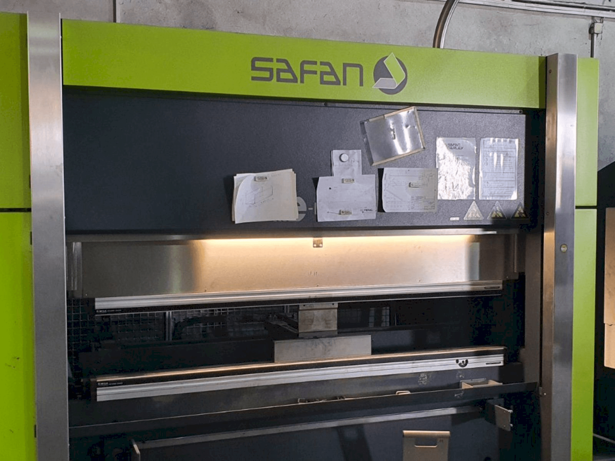 Koneen Safan E-brake 50-2050 etunäkymä