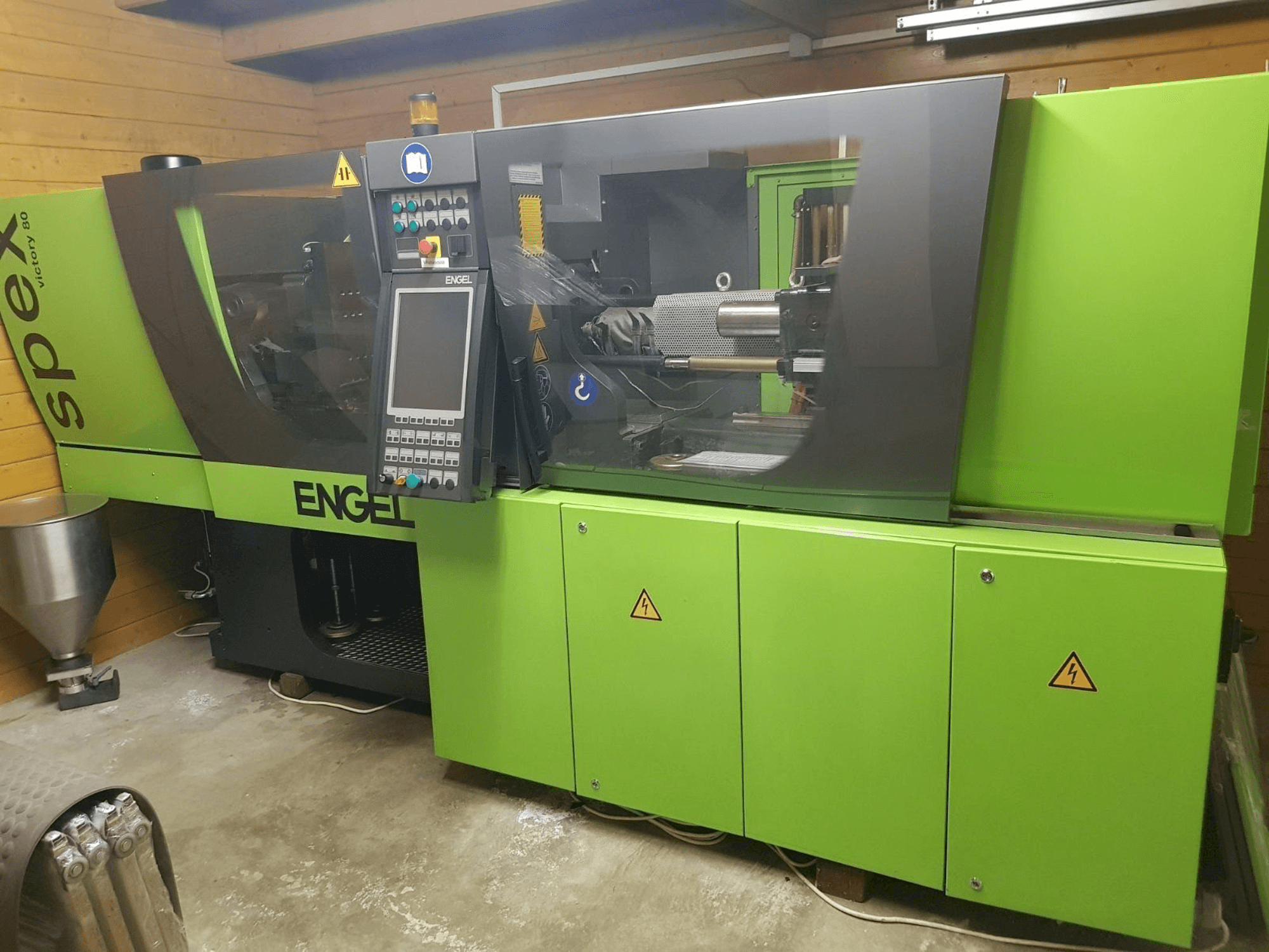 Koneen ENGEL victory 330/80 spex etunäkymä