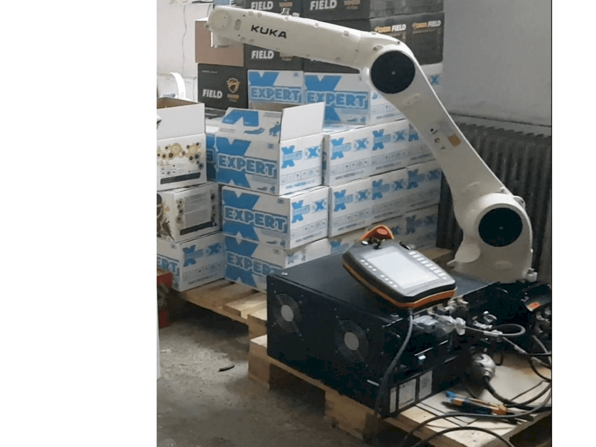 Koneen KUKA KR10 R1100 fivve etunäkymä