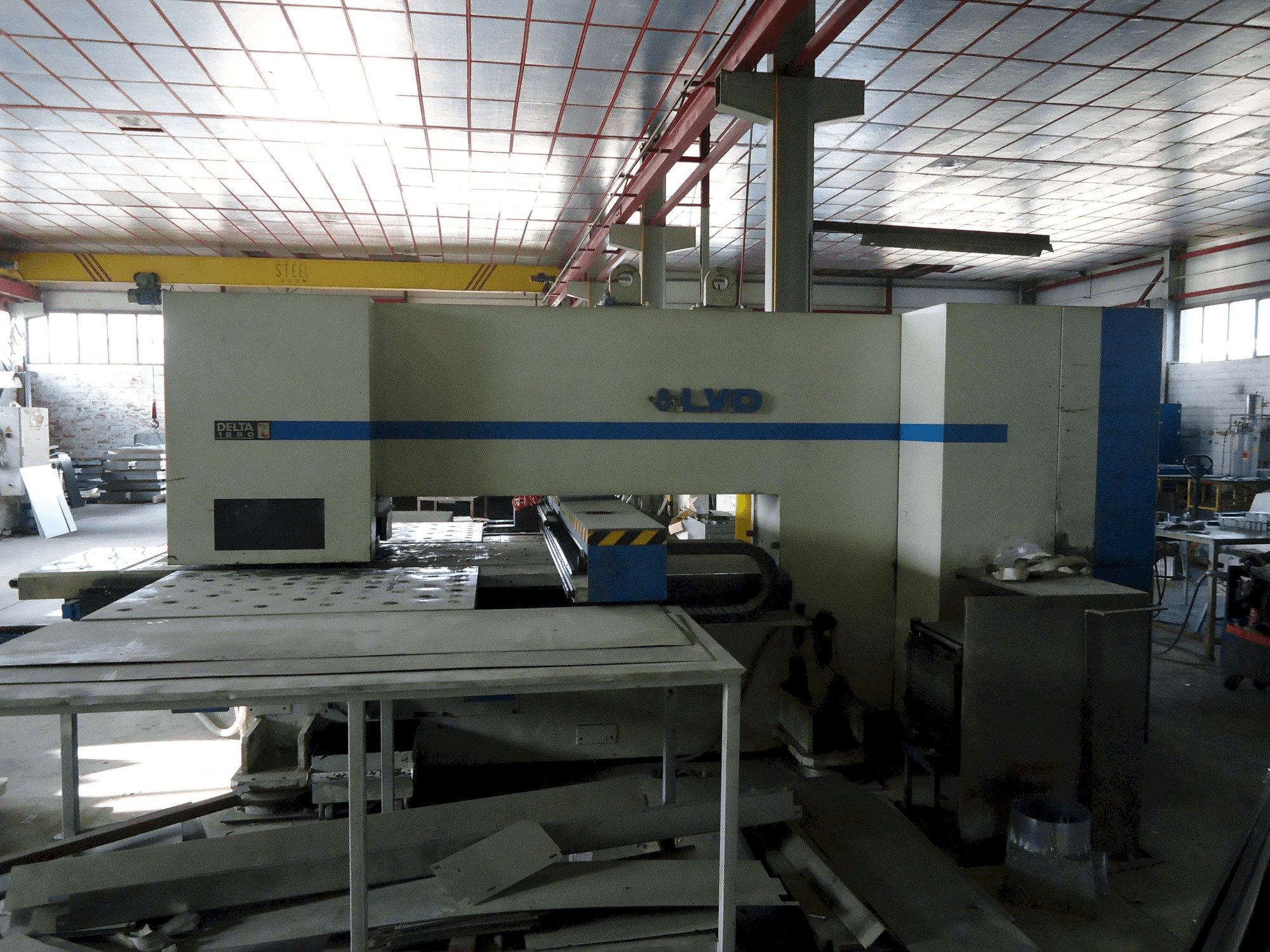 Koneen LVD delta 1250 etunäkymä