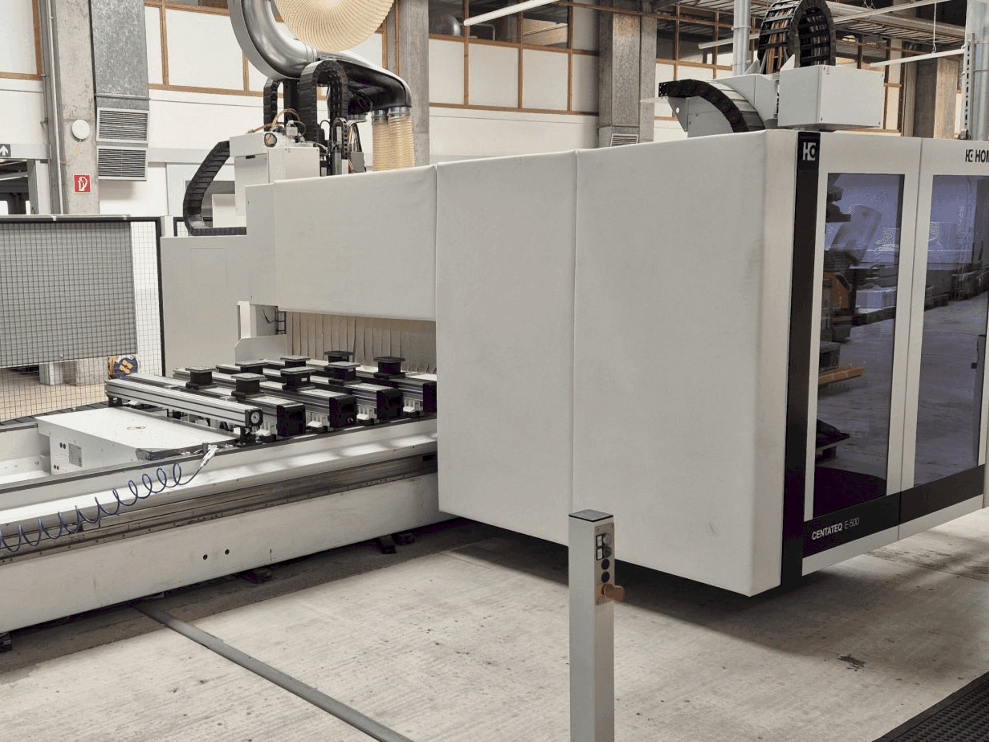 Koneen HOMAG CENTATEQ E-500 etunäkymä