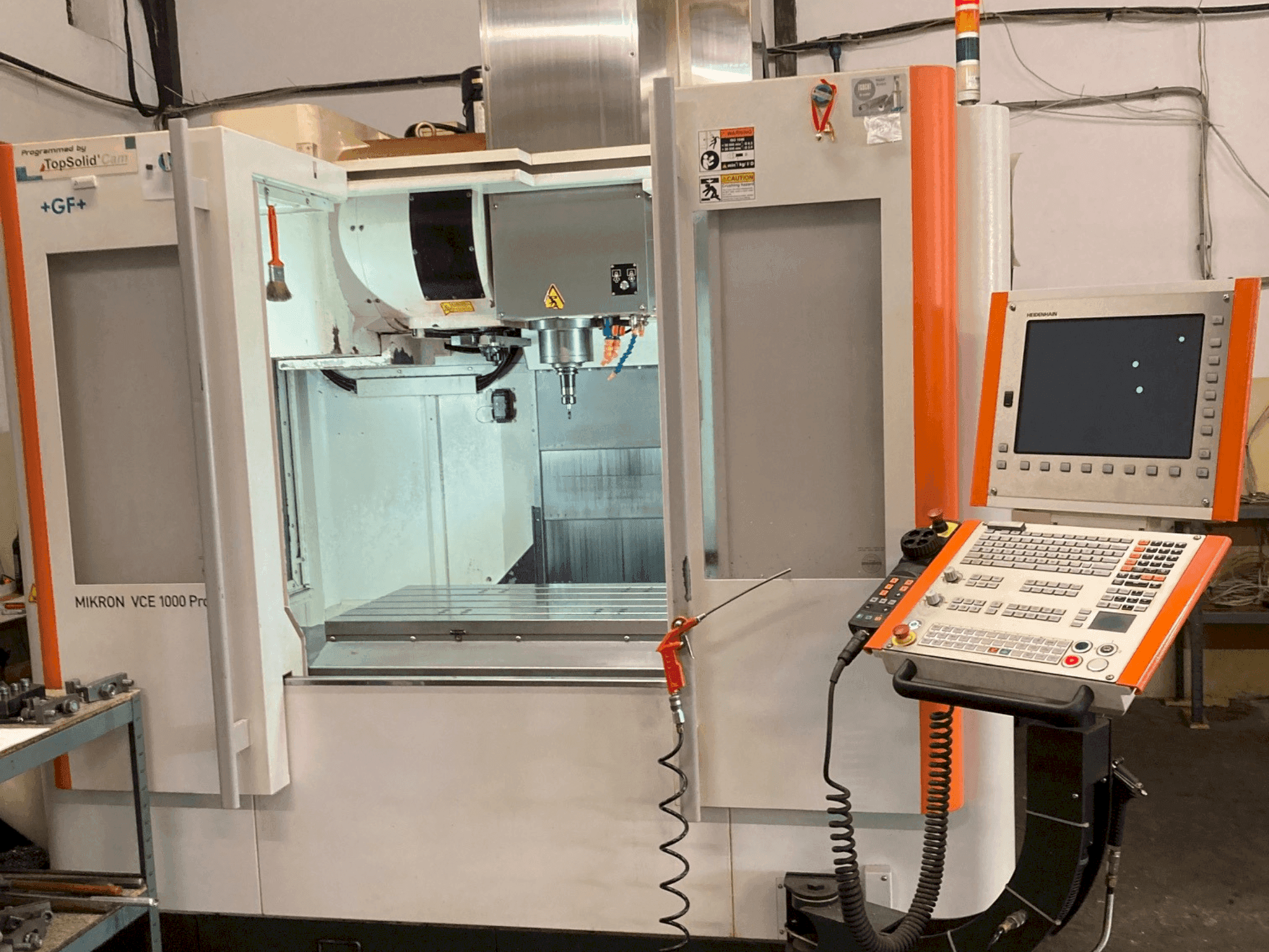Koneen +GF+ Mikron VCE 1000 Pro etunäkymä