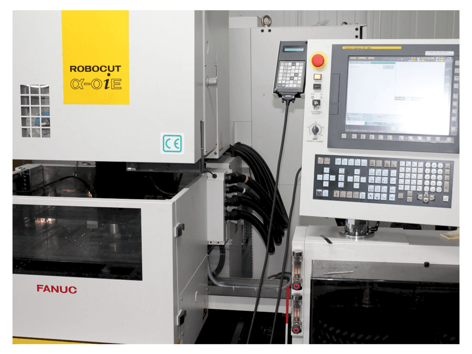 Koneen FANUC RoboCut Alfa OiE etunäkymä